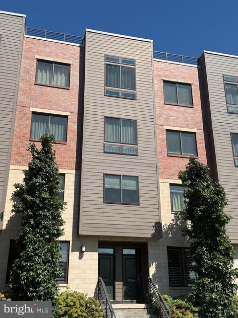 Photo of 905 Lakeview Court, KING OF PRUSSIA, PA 19406 (MLS # PAMC2150658)