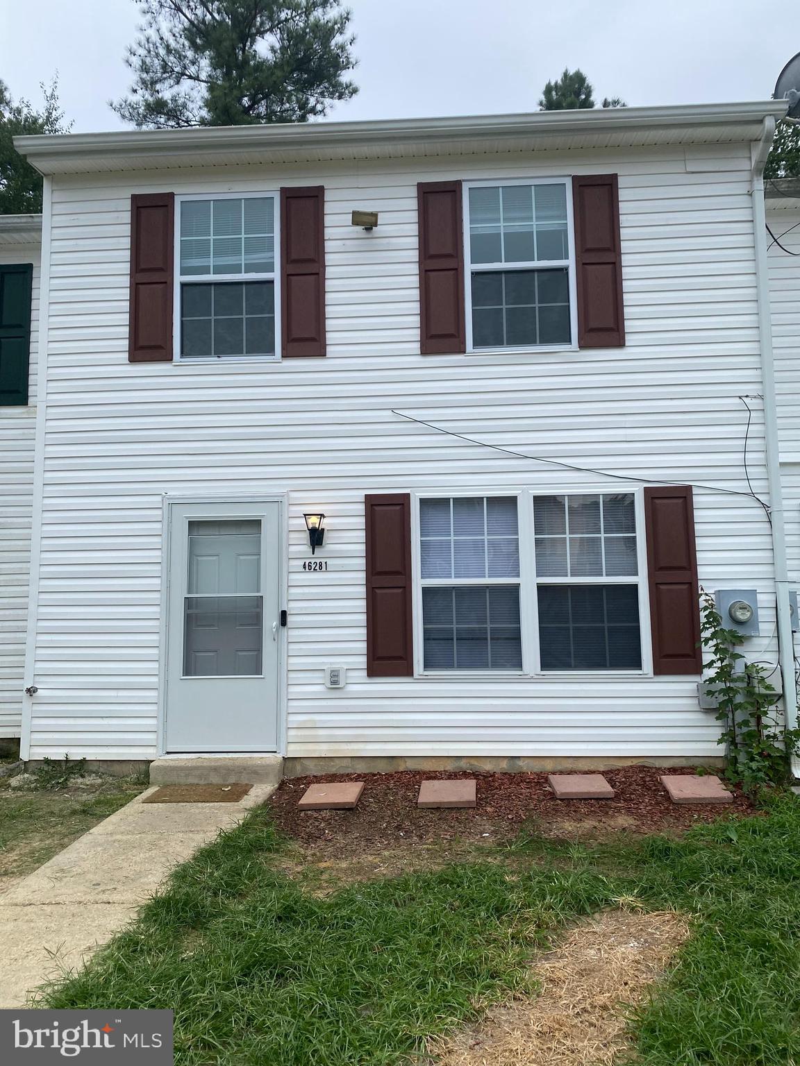 Very nice townhome freshly painted. New Range, Refrigerator, Countertop, Carpet and Vinyl Flooring. Roof and hot water heater 1 year old. Low HOA fee of only $150 a year.