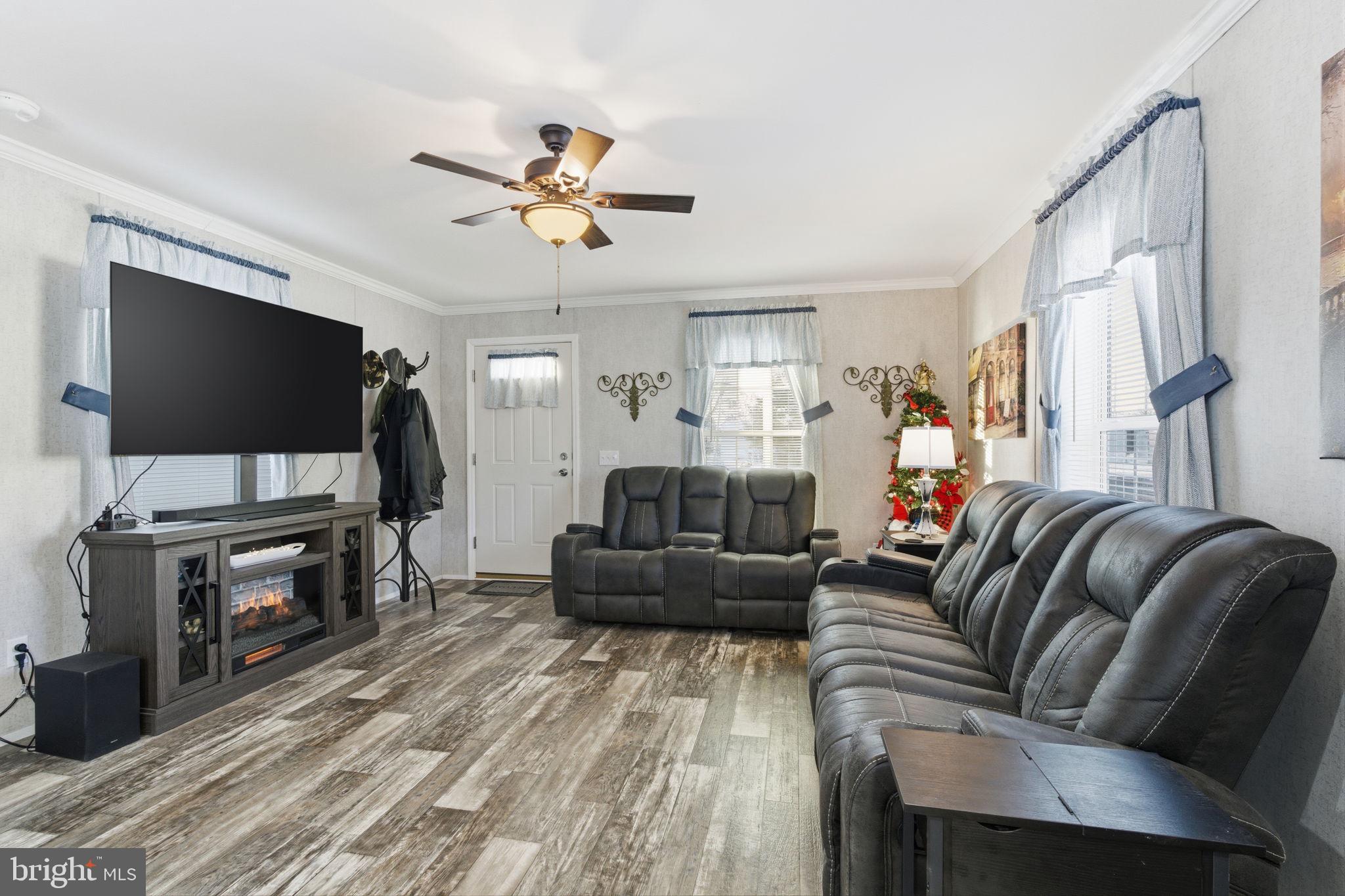 PENNWOOD CROSSING - Residential