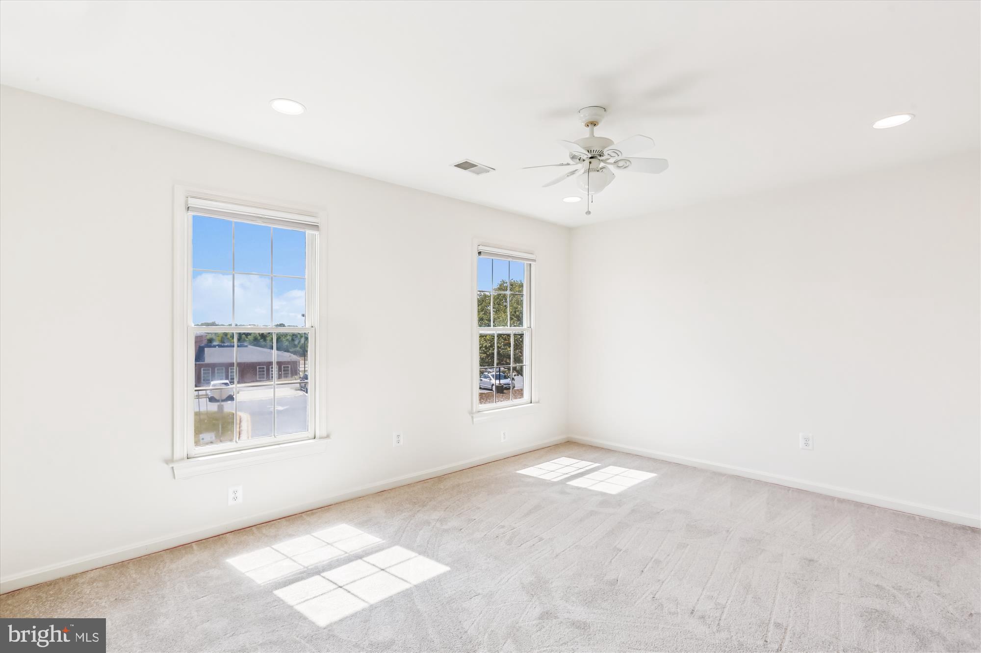 KENTLANDS - Residential