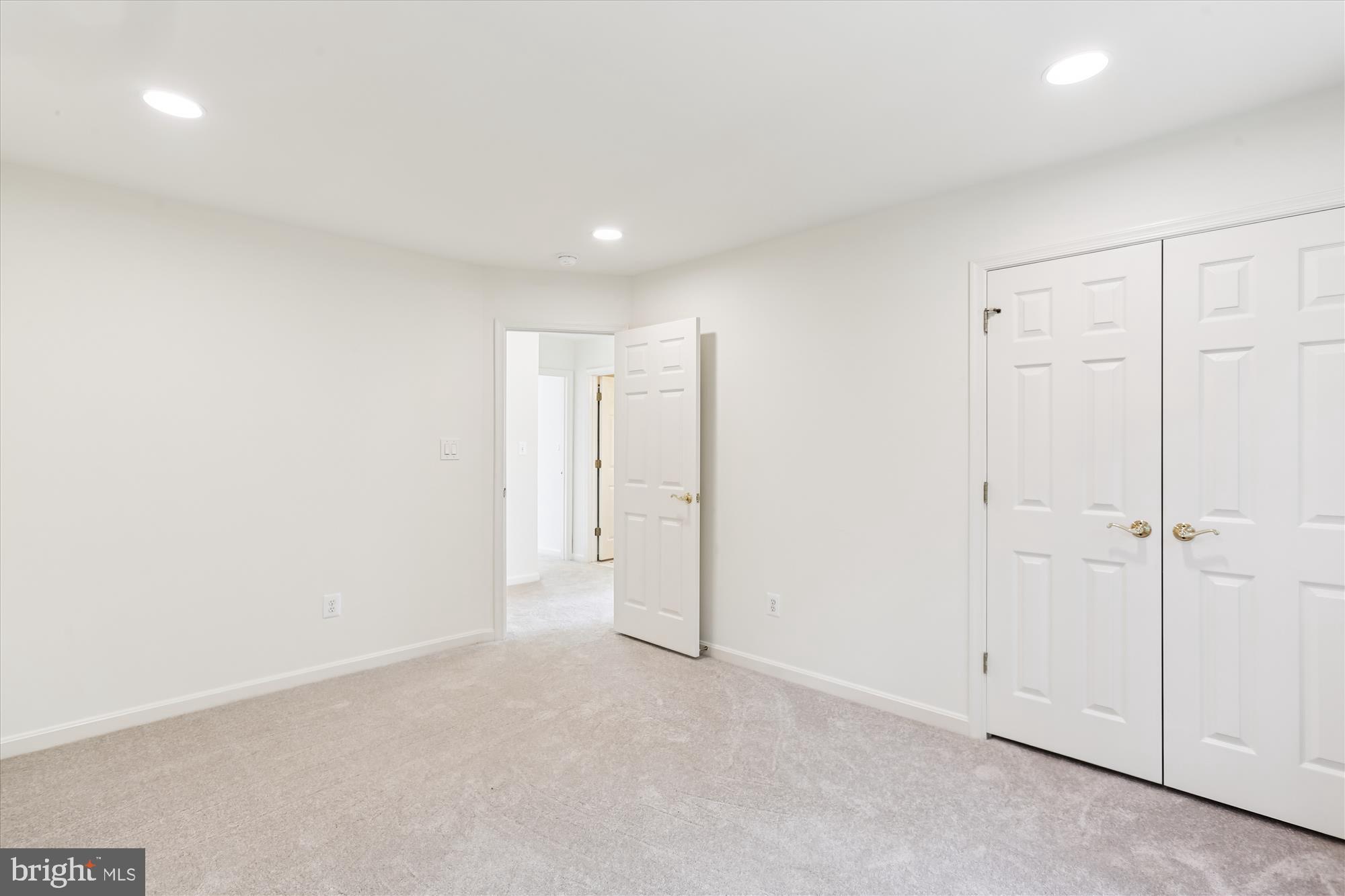 KENTLANDS - Residential