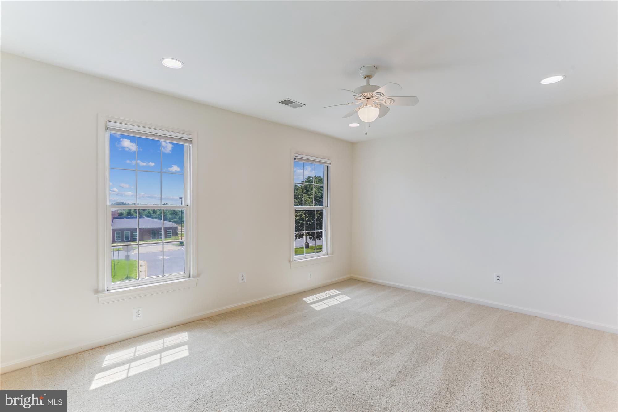 KENTLANDS - Residential