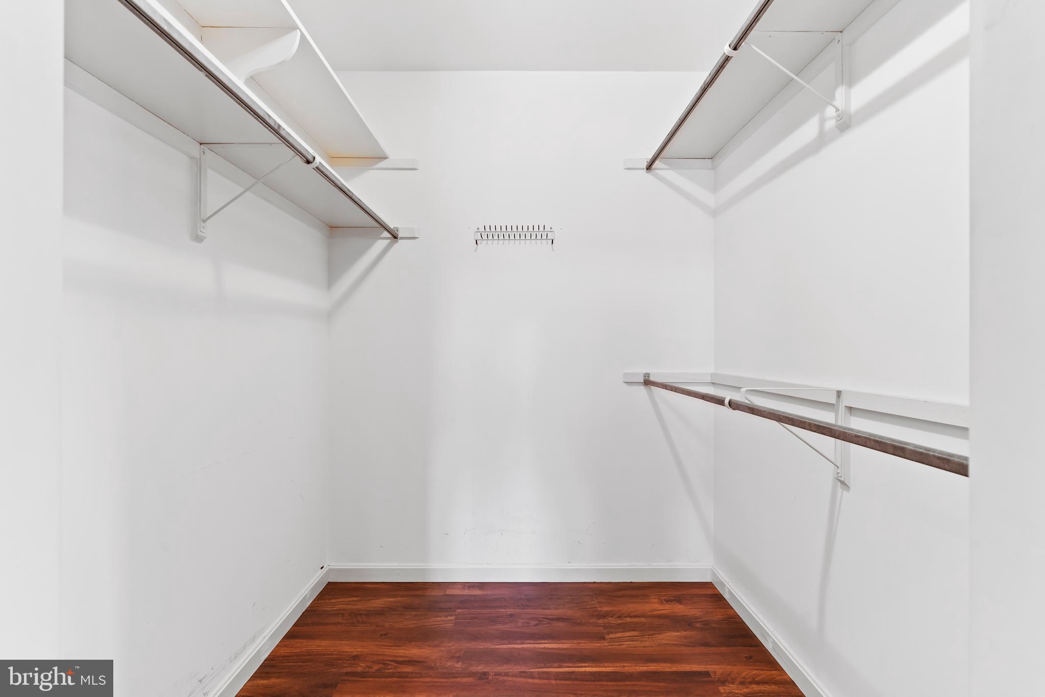 DEVONSHIRE SQUARE - Residential