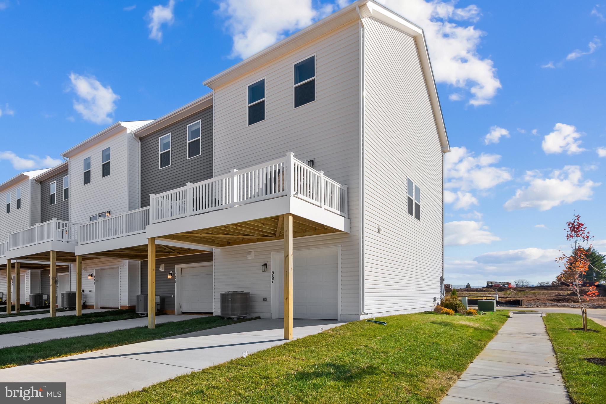 RIVERPOINTE - Residential