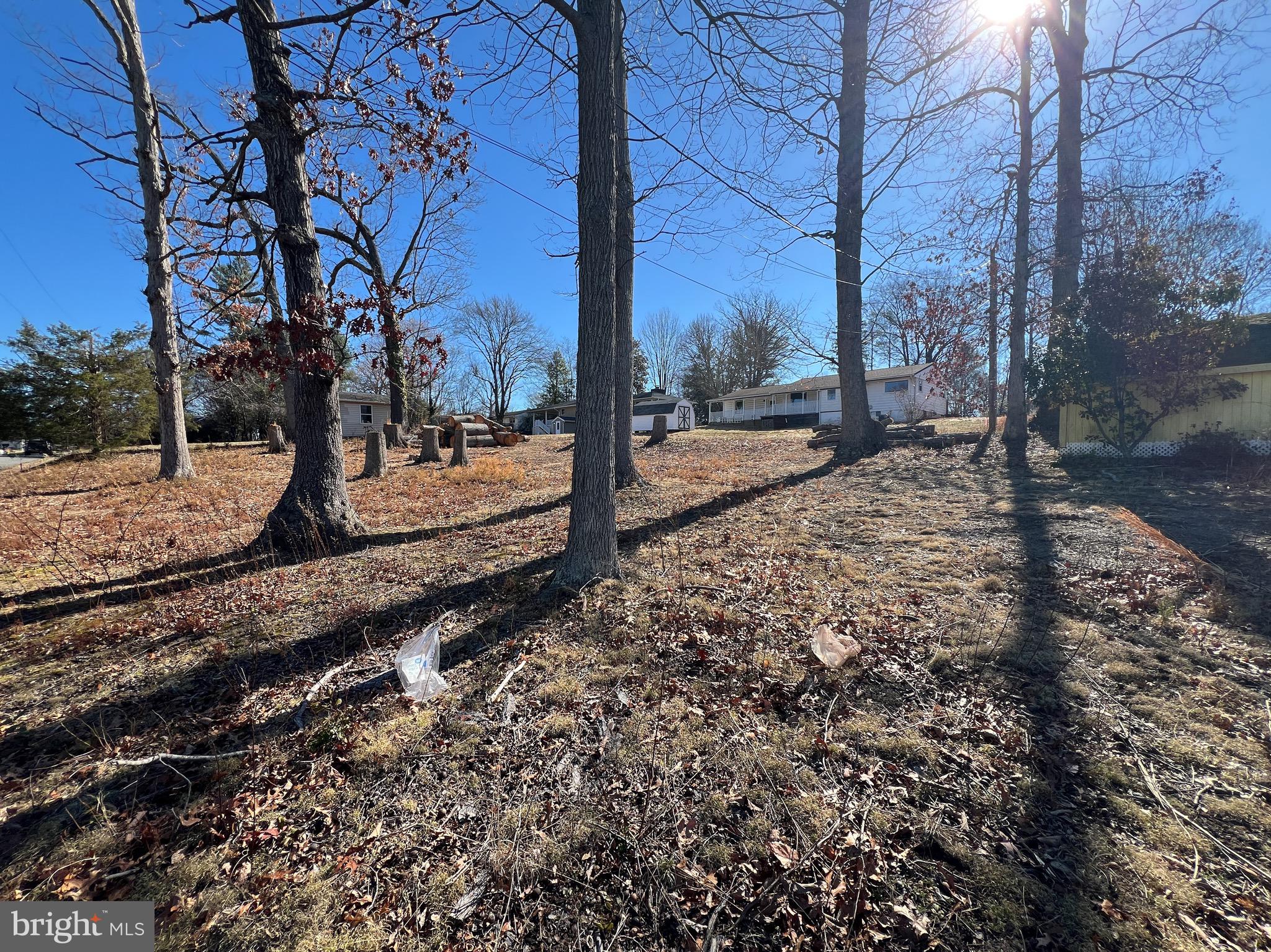 HIGHLAND PARK - Land