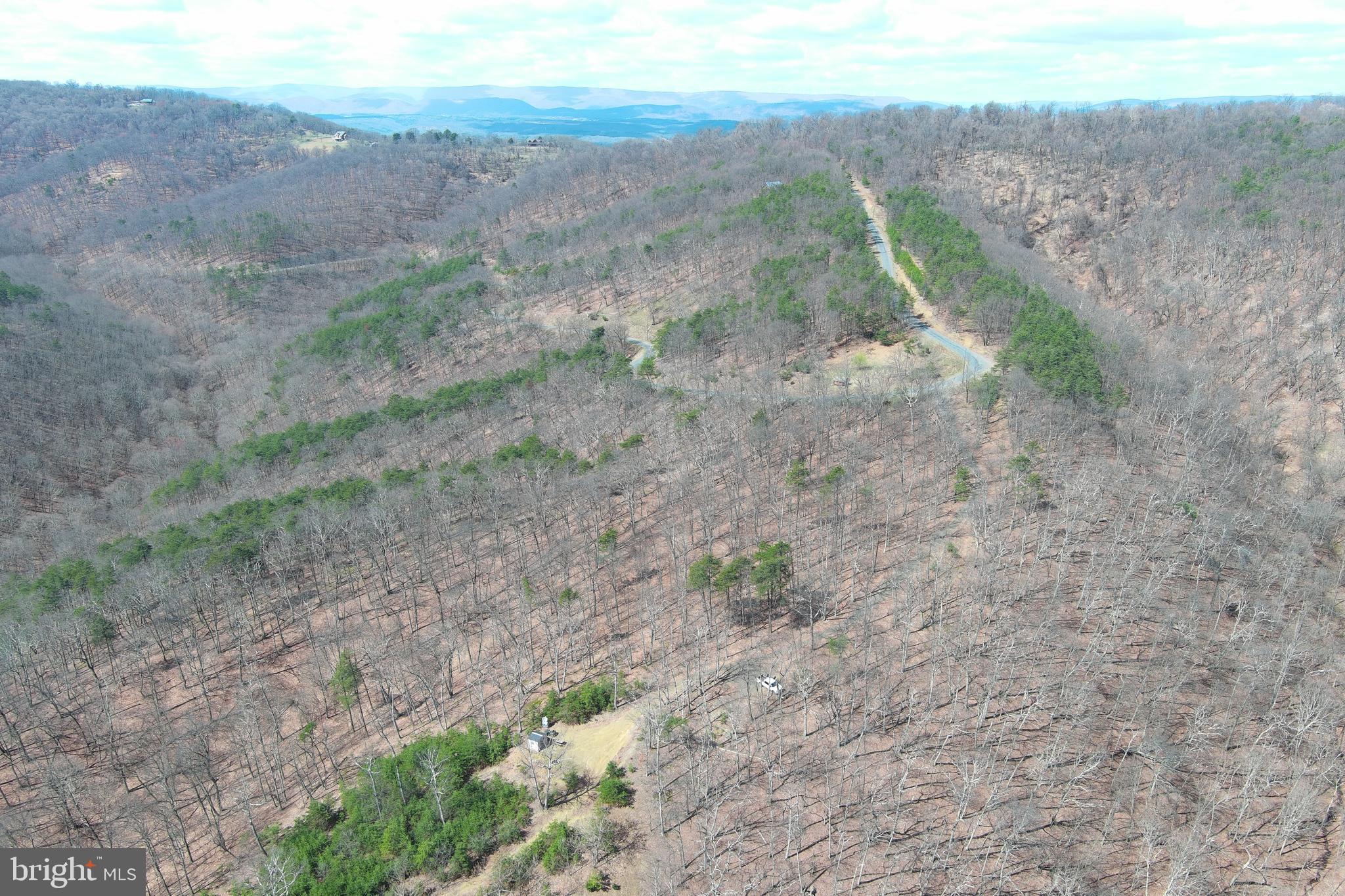 BLUFFS ON THE POTOMAC - Land