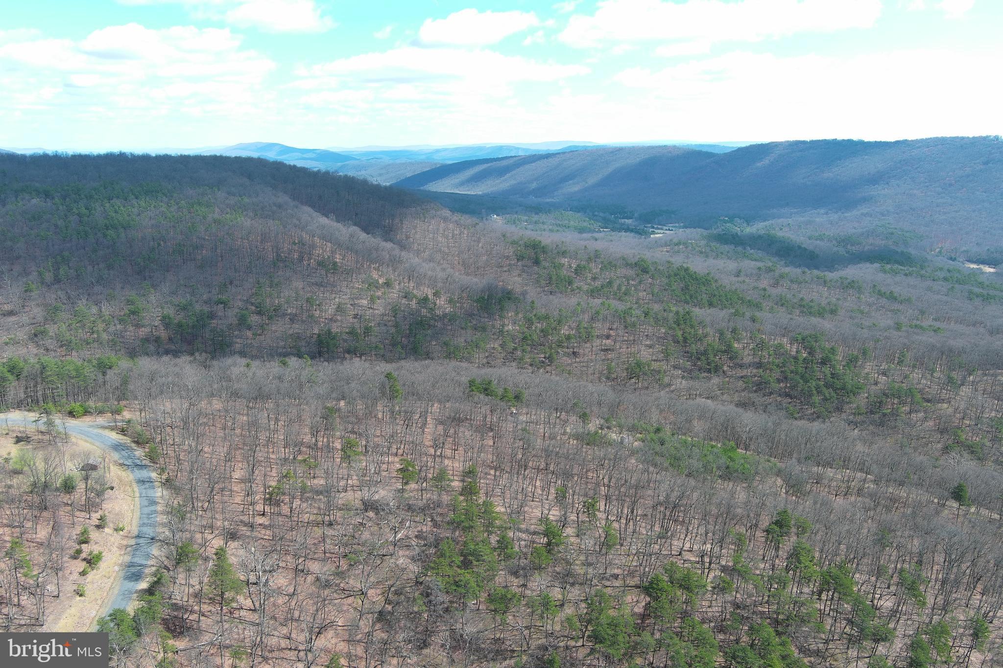 BLUFFS ON THE POTOMAC - Land