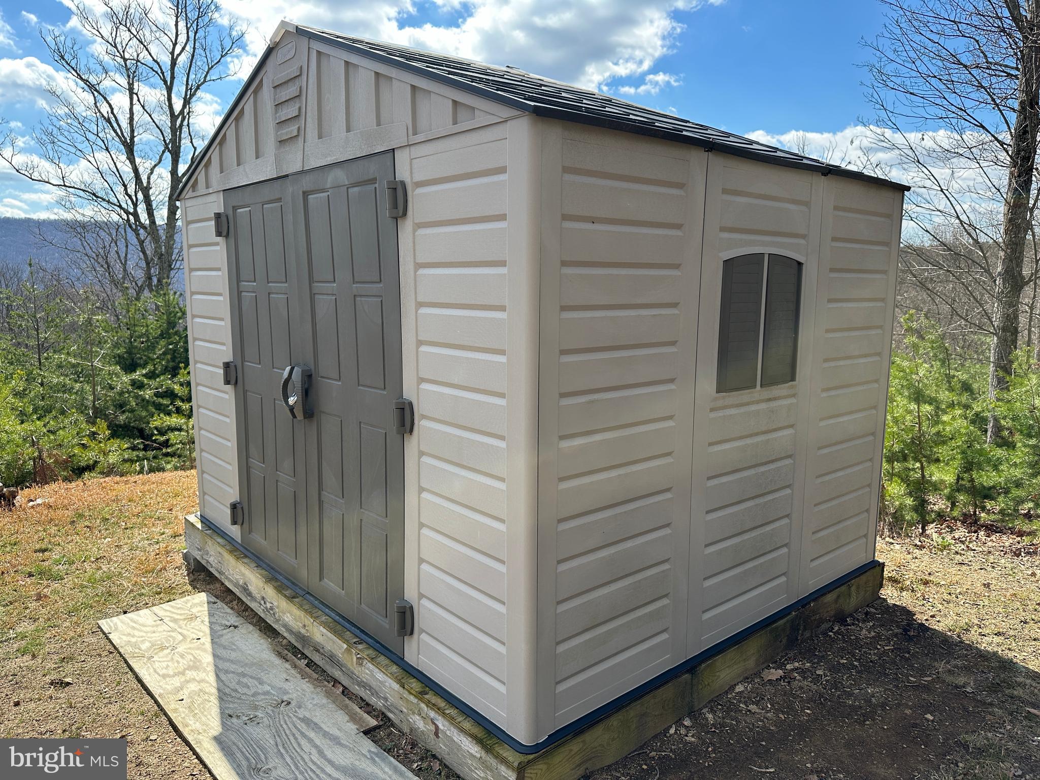 BLUFFS ON THE POTOMAC - Land