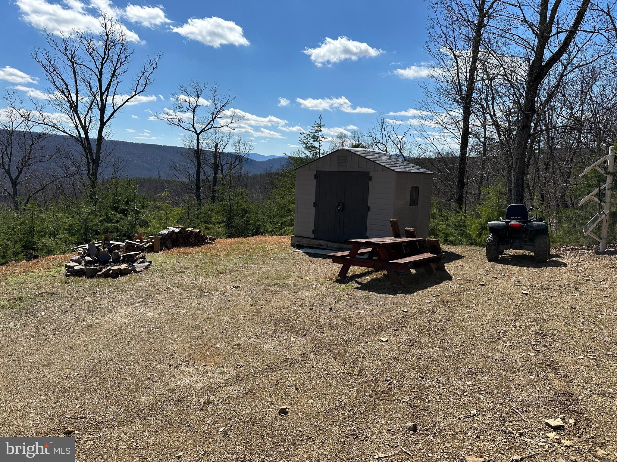 BLUFFS ON THE POTOMAC - Land
