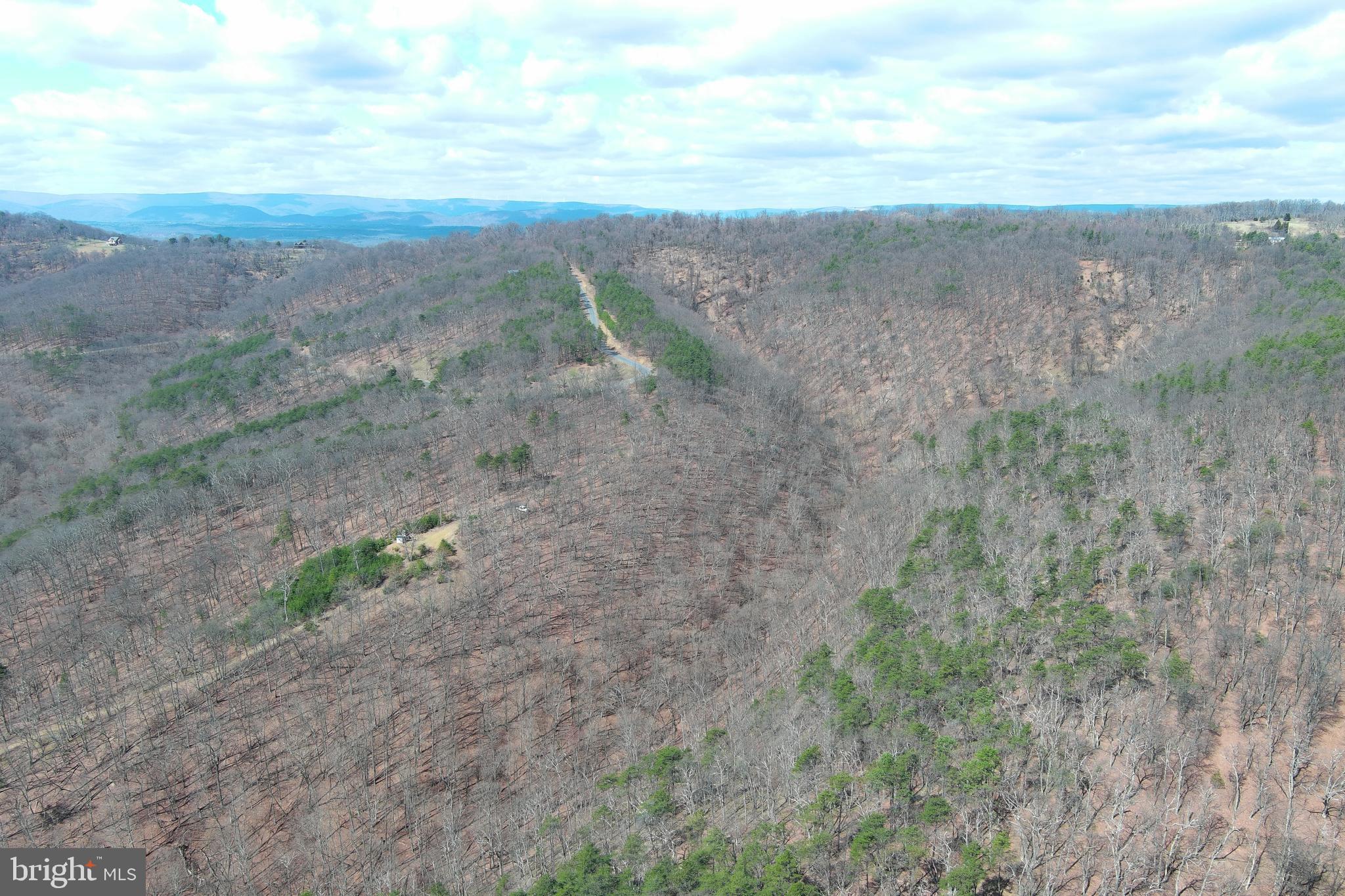 BLUFFS ON THE POTOMAC - Land