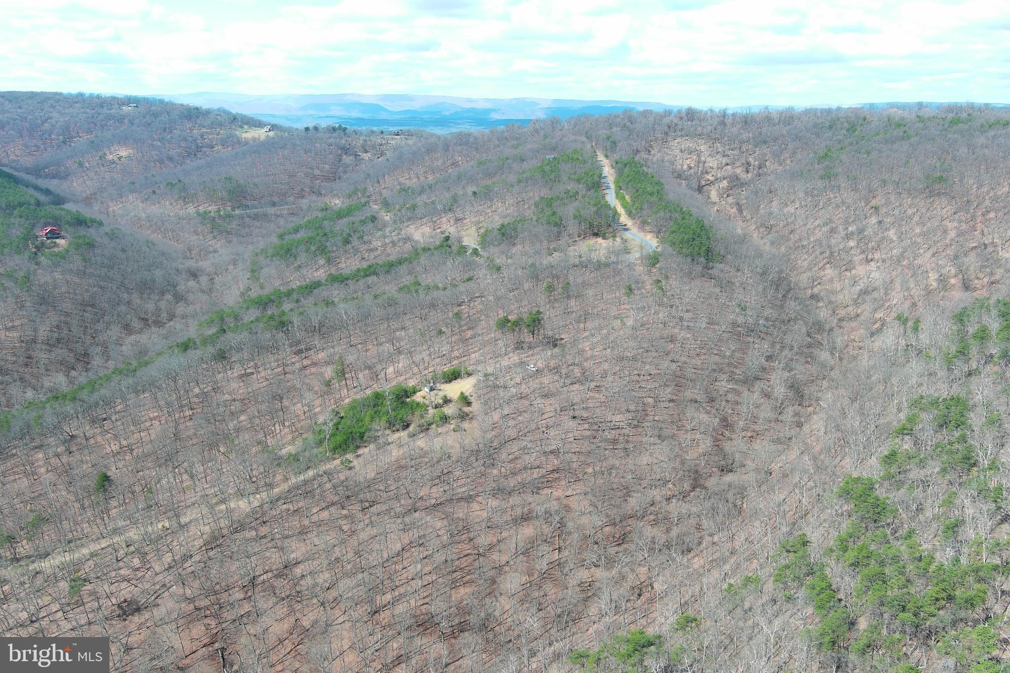 BLUFFS ON THE POTOMAC - Land