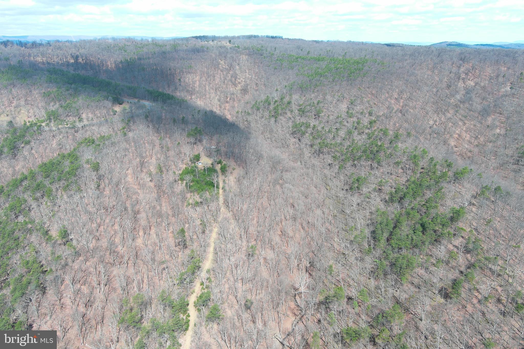 BLUFFS ON THE POTOMAC - Land