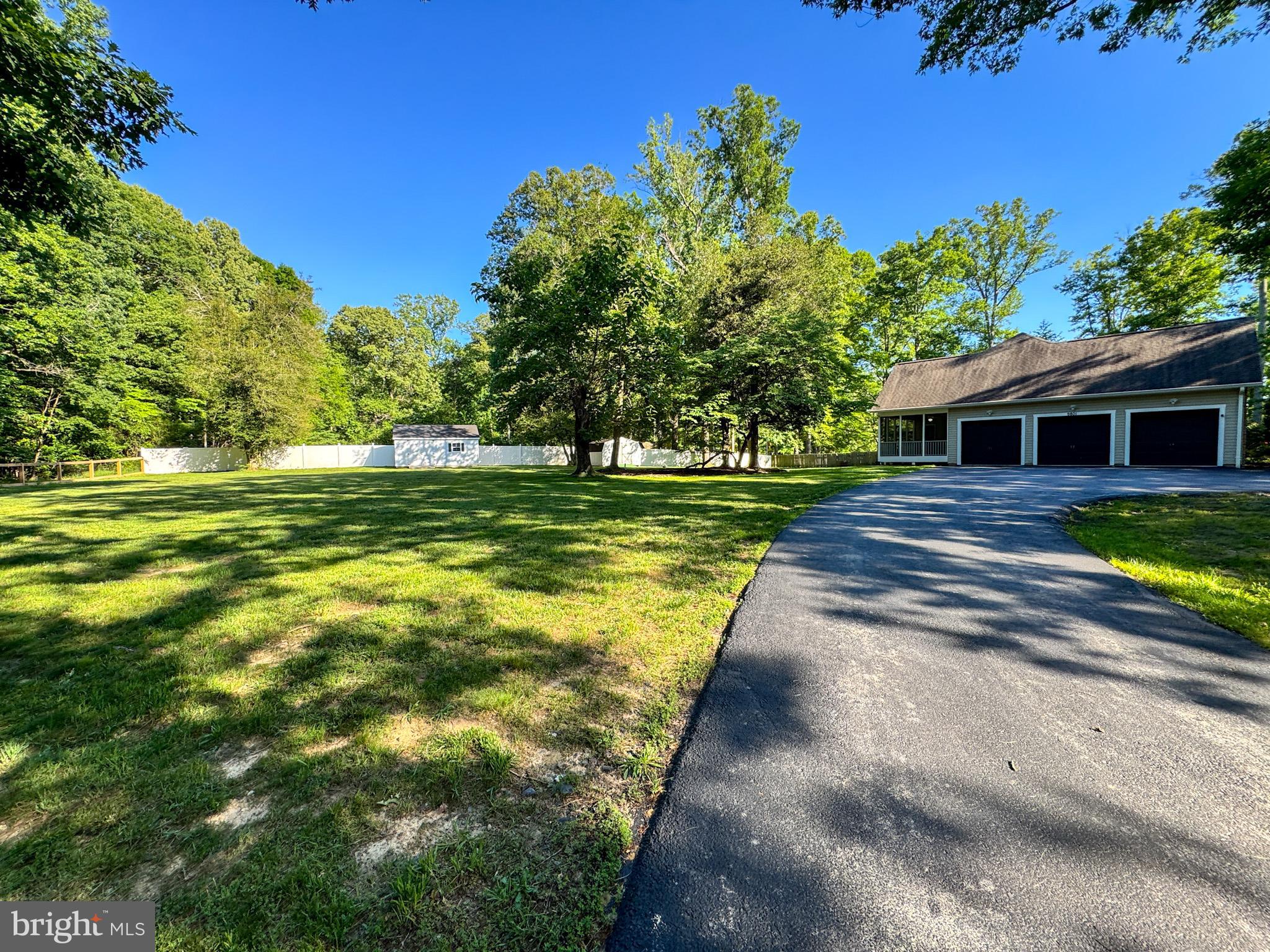 9801 CHEROKEE LANE