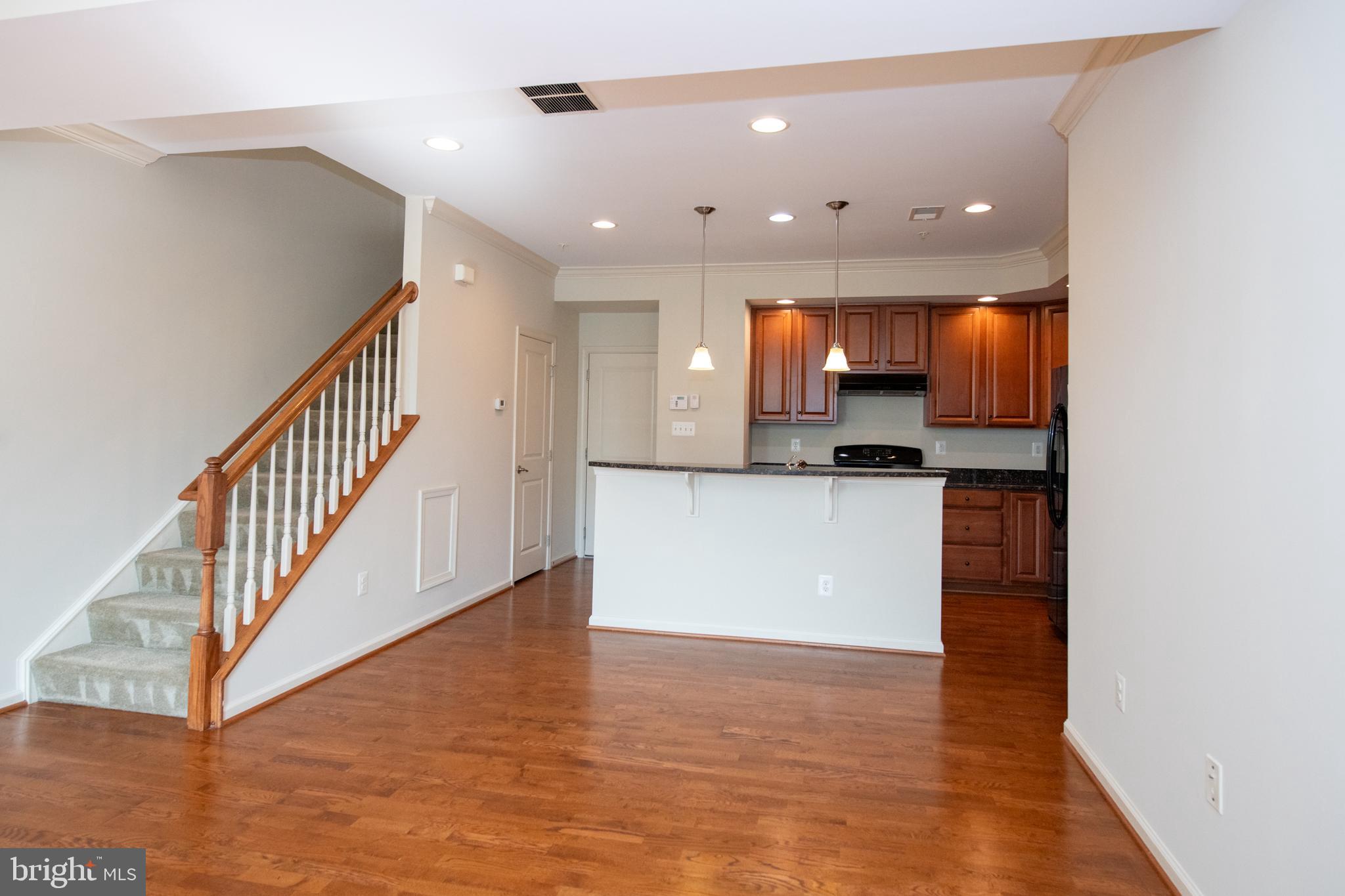 MARKET SQUARE - Residential Lease