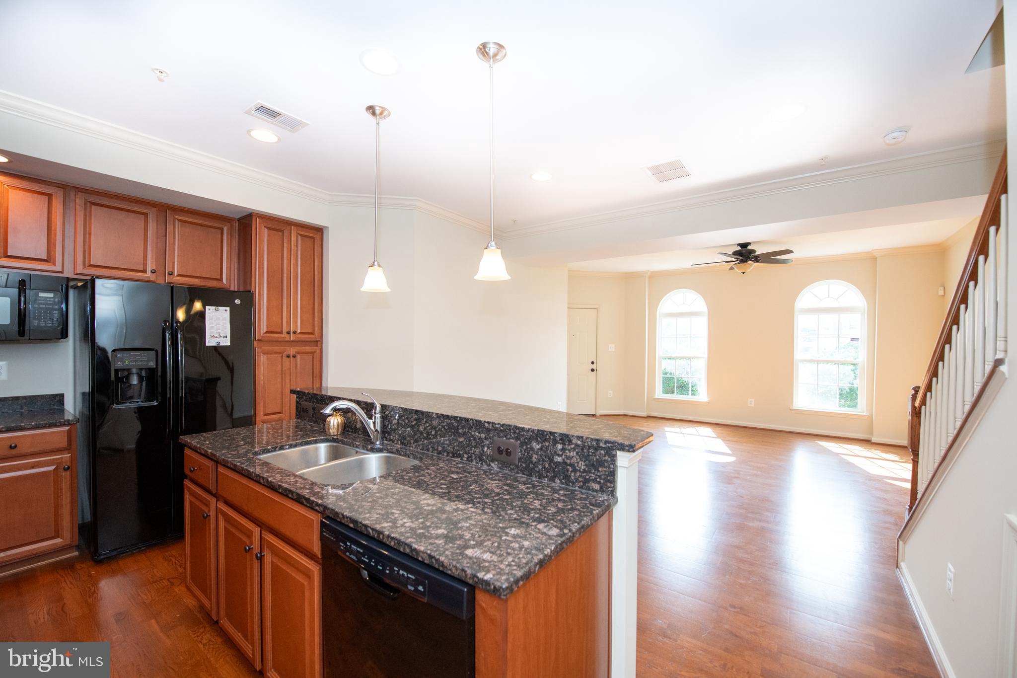 MARKET SQUARE - Residential Lease