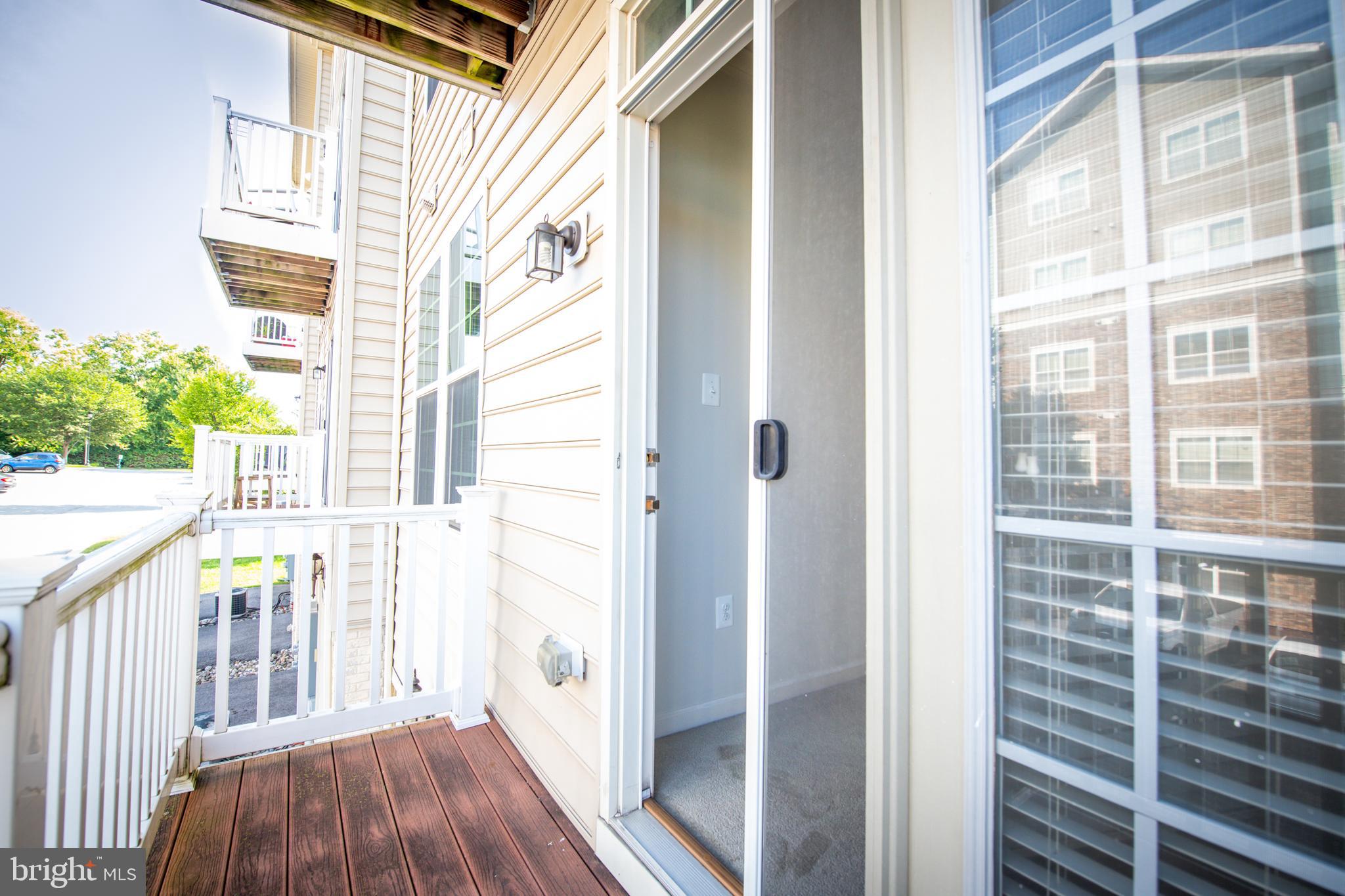 MARKET SQUARE - Residential Lease