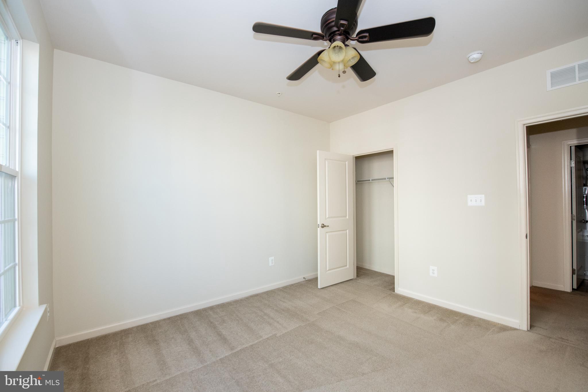 MARKET SQUARE - Residential Lease