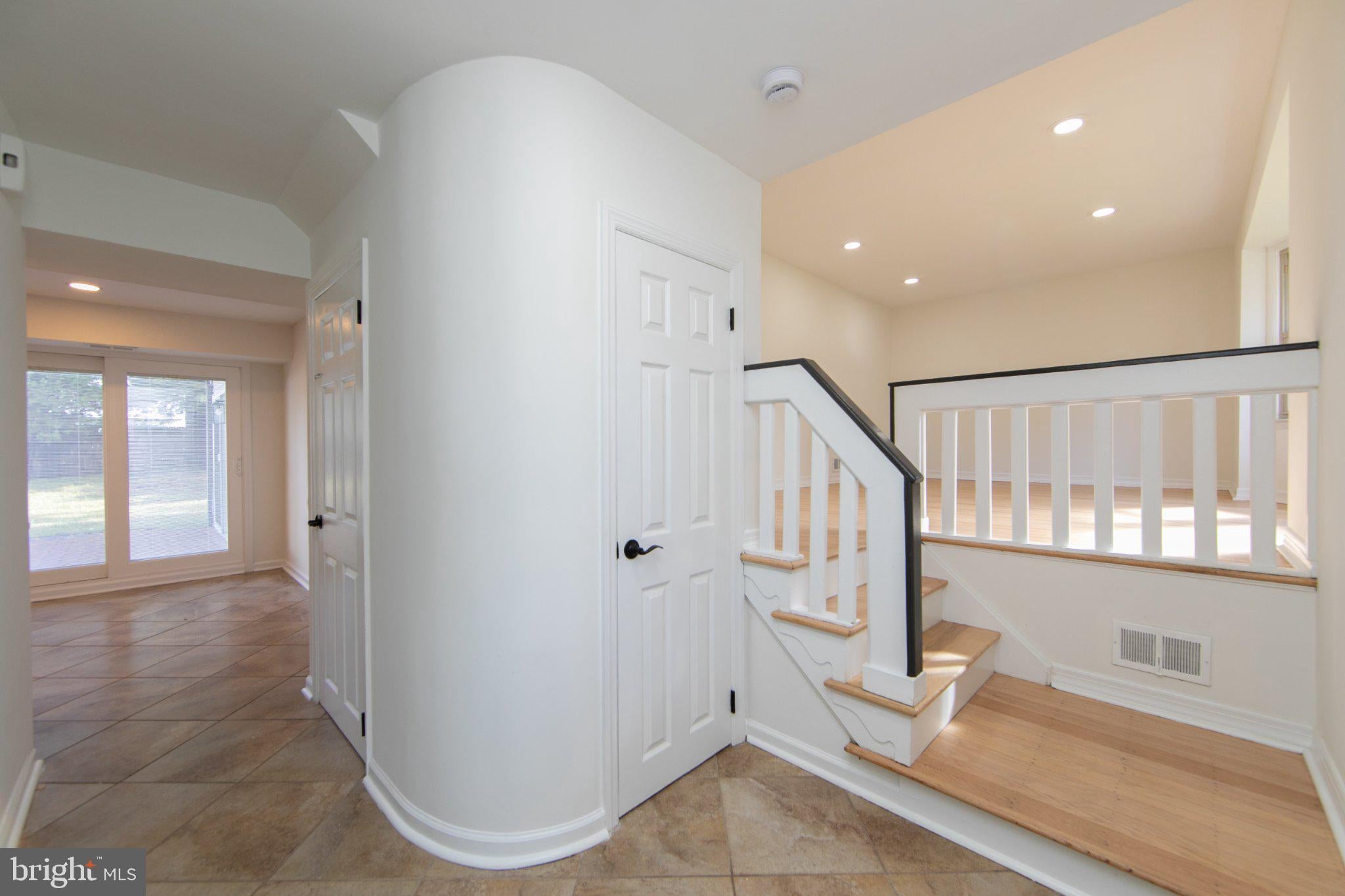 90 KNOLLWOOD DRIVE