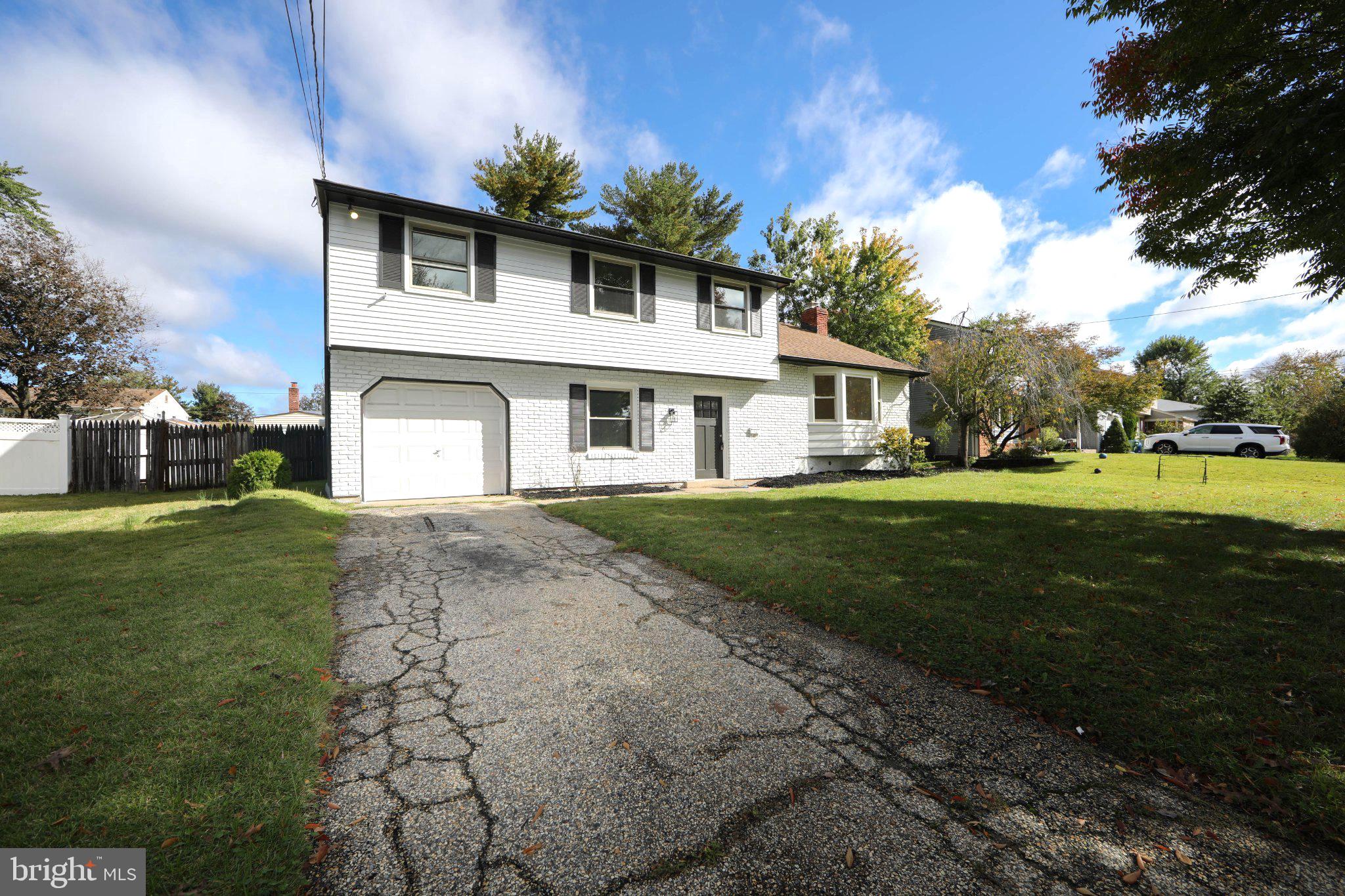 90 KNOLLWOOD DRIVE