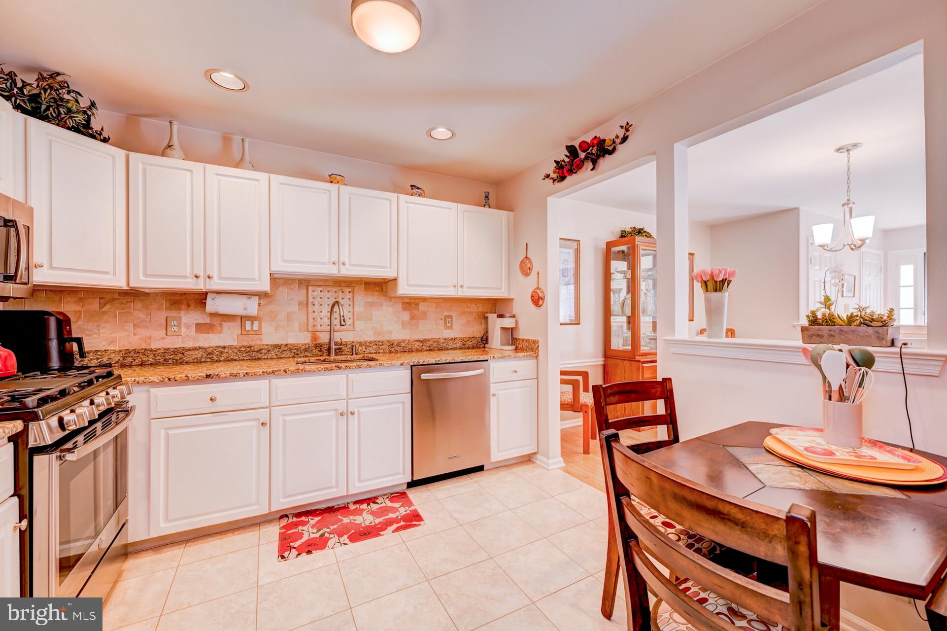 MAKEFIELD GLEN - Residential