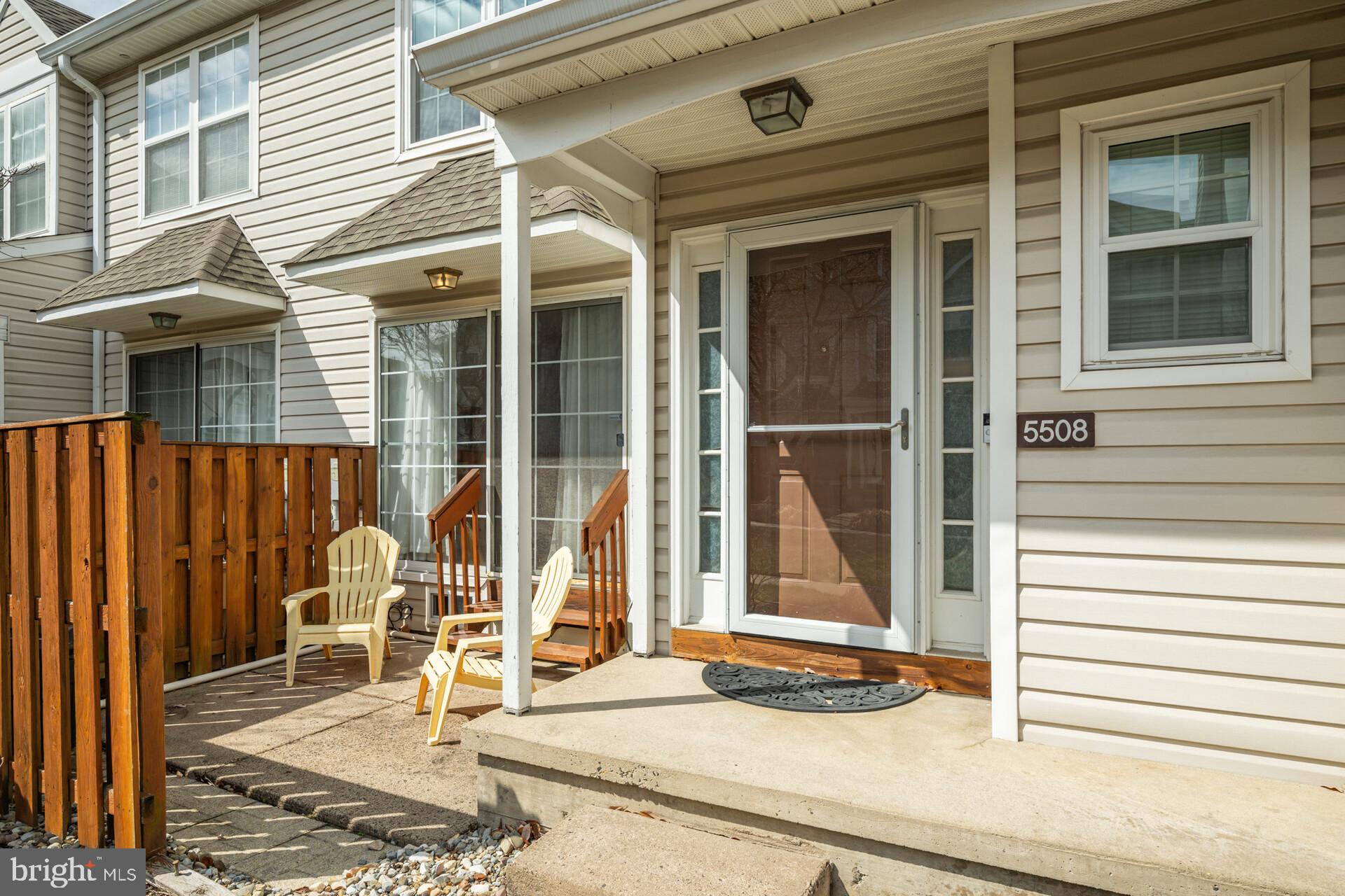 MAKEFIELD GLEN - Residential