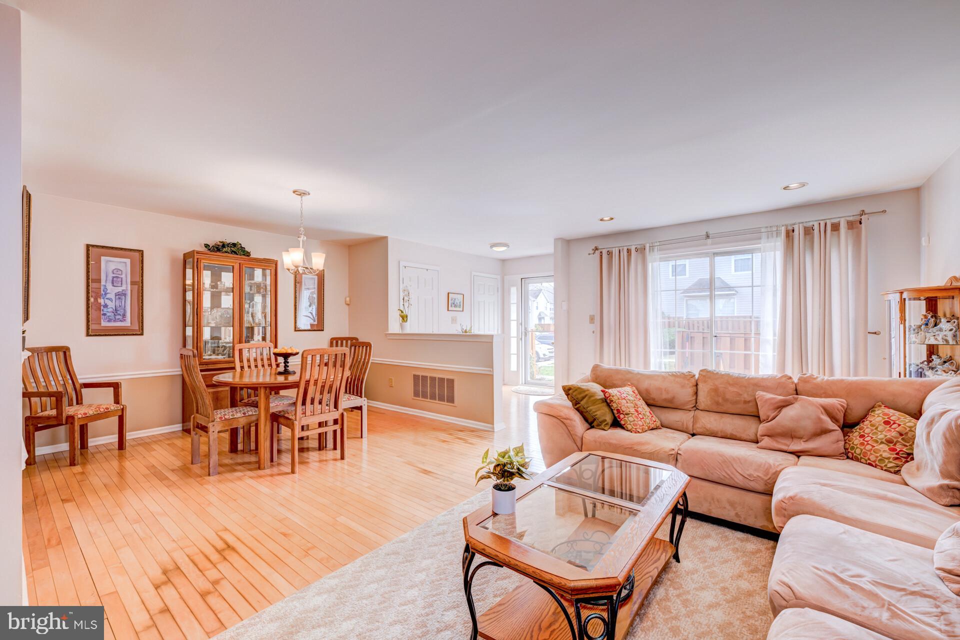 MAKEFIELD GLEN - Residential