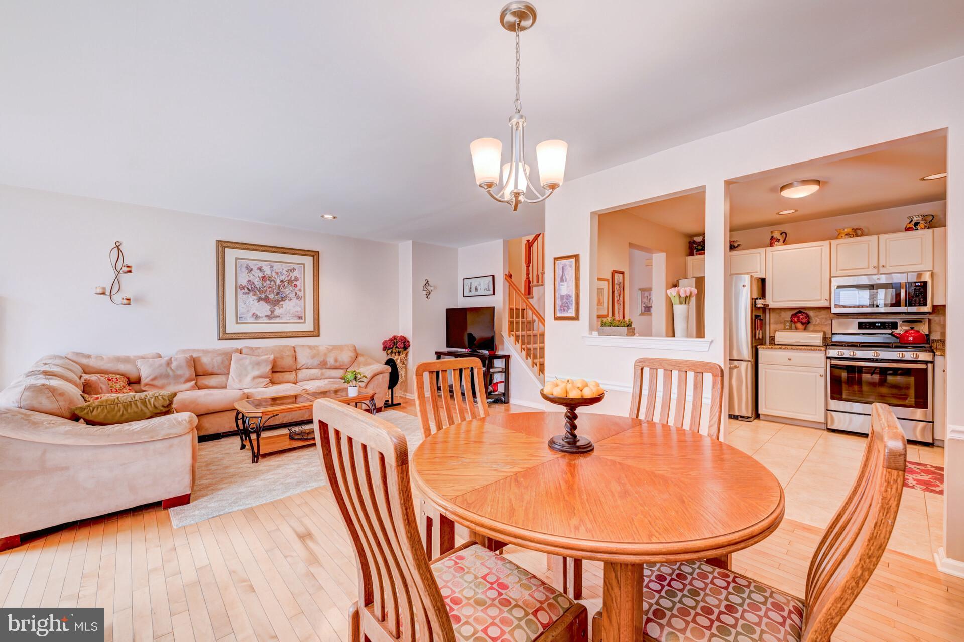 MAKEFIELD GLEN - Residential