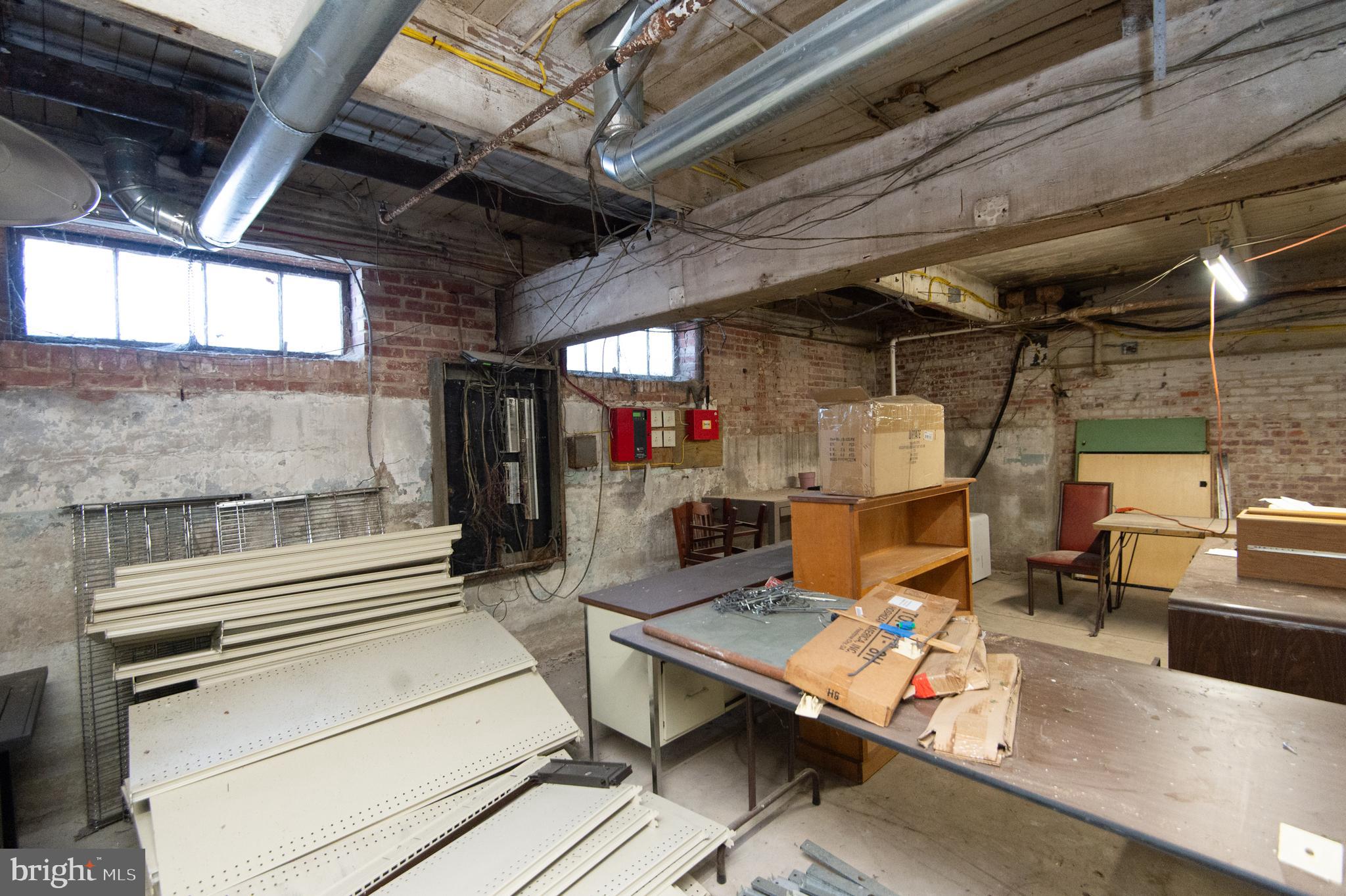 RACE STREET - Commercial Sale