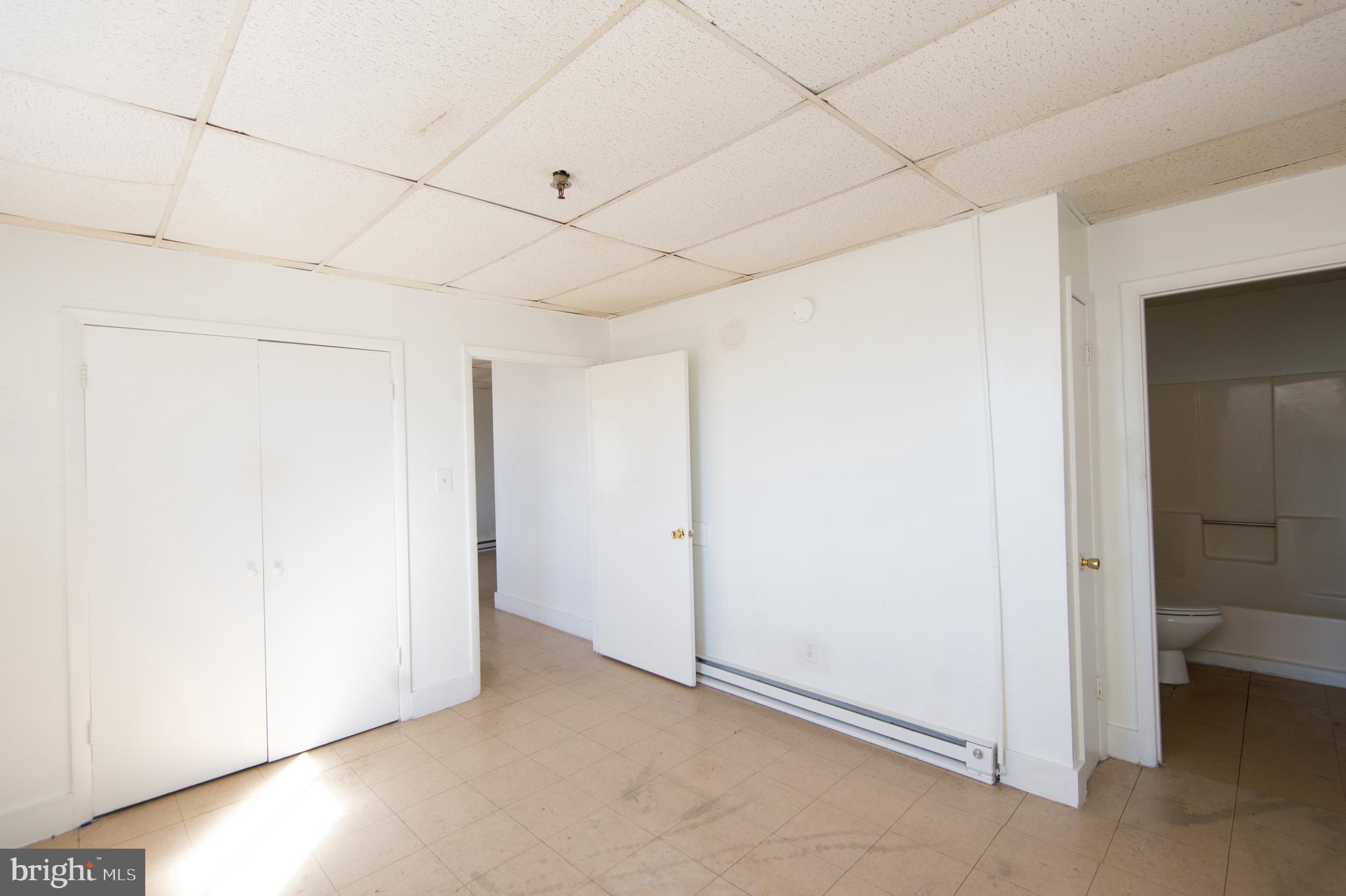 RACE STREET - Commercial Sale