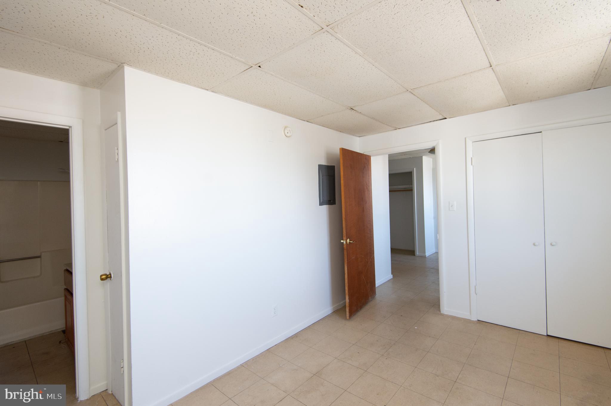 RACE STREET - Commercial Sale