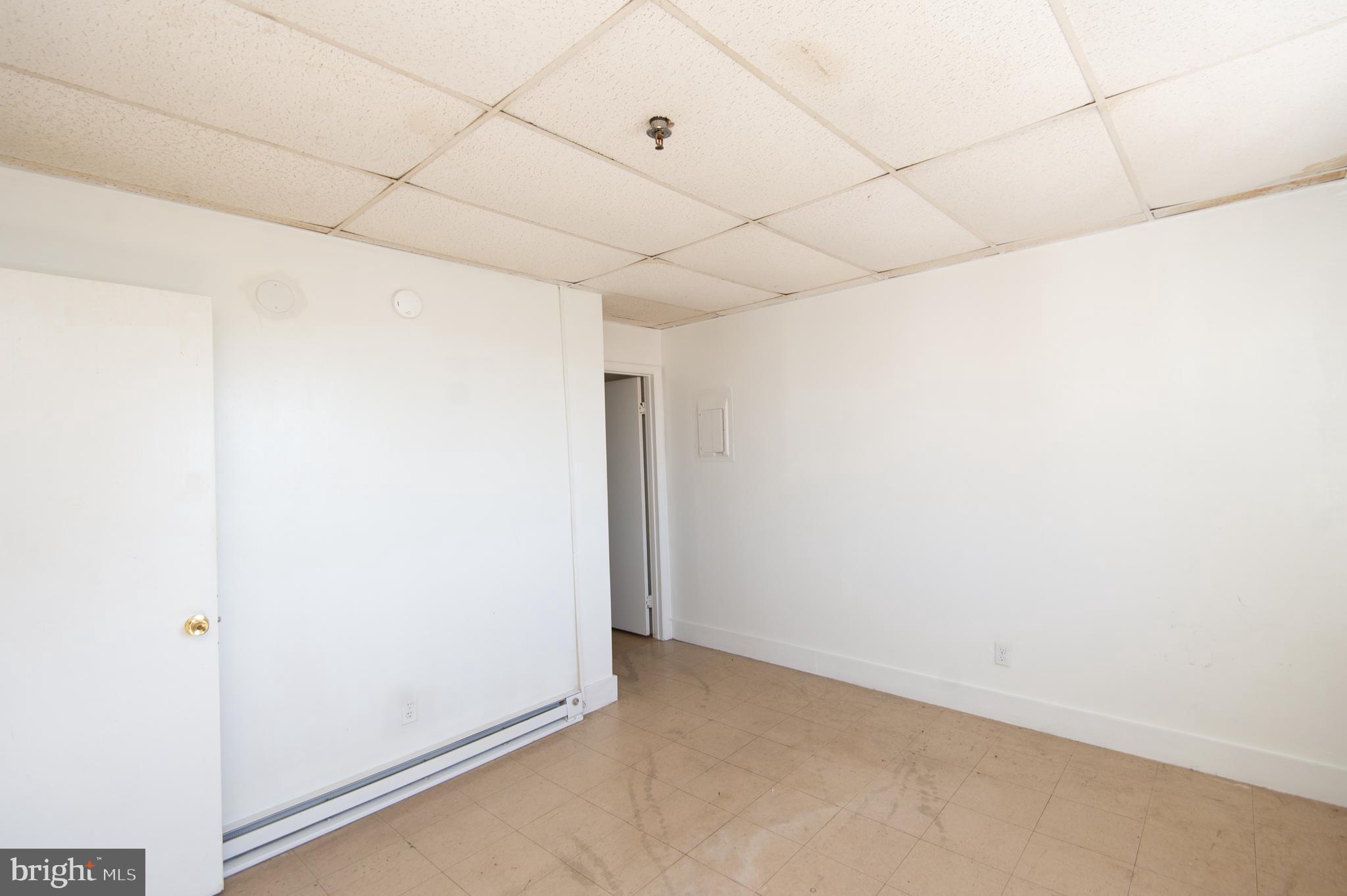 RACE STREET - Commercial Sale