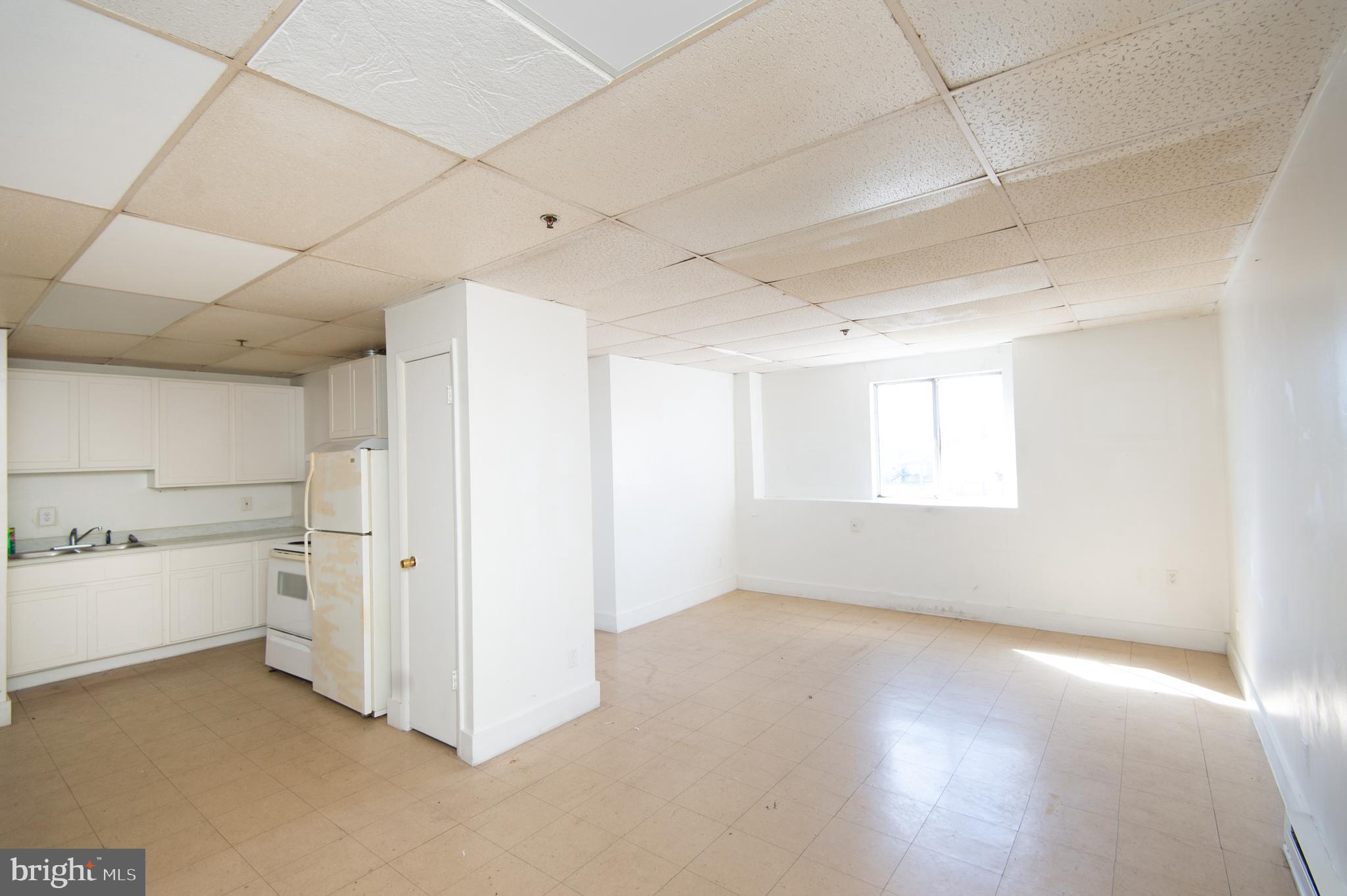 RACE STREET - Commercial Sale