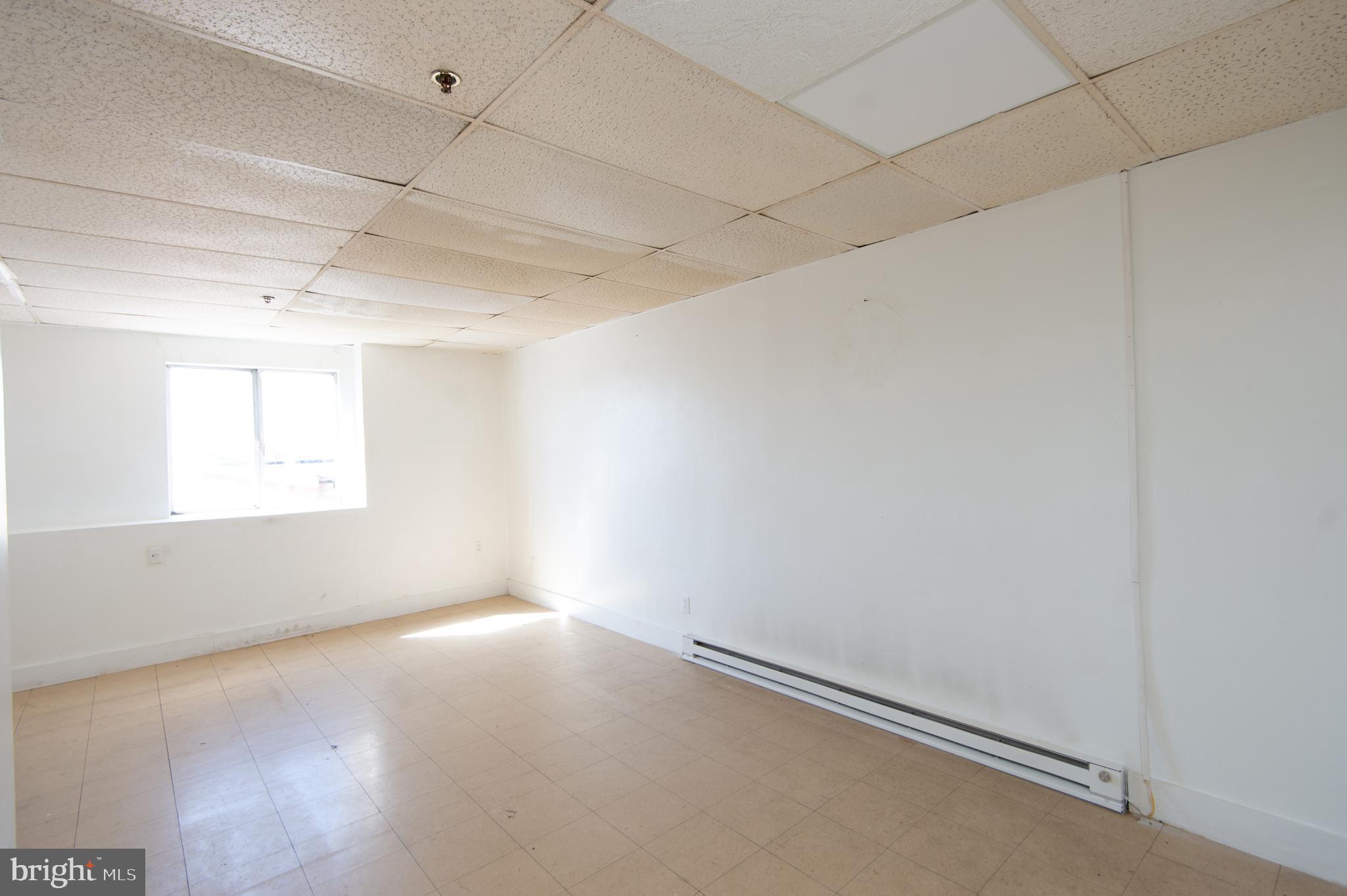 RACE STREET - Commercial Sale