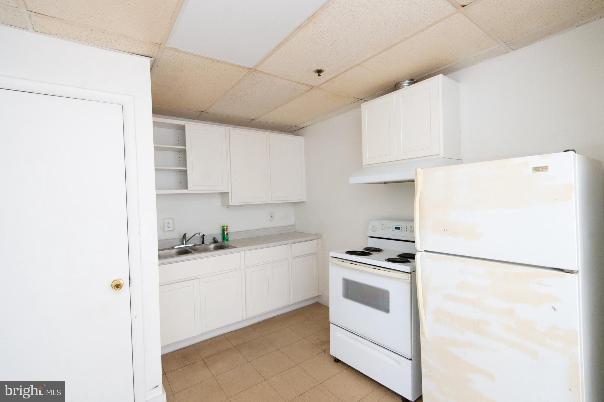 RACE STREET - Commercial Sale