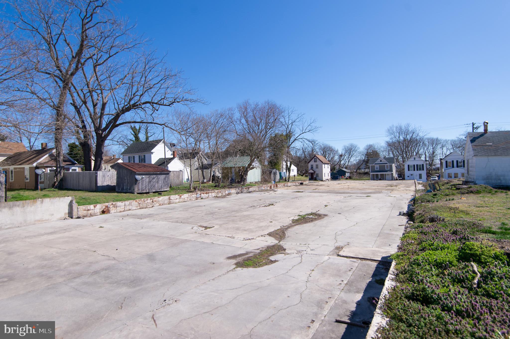 RACE STREET - Commercial Sale