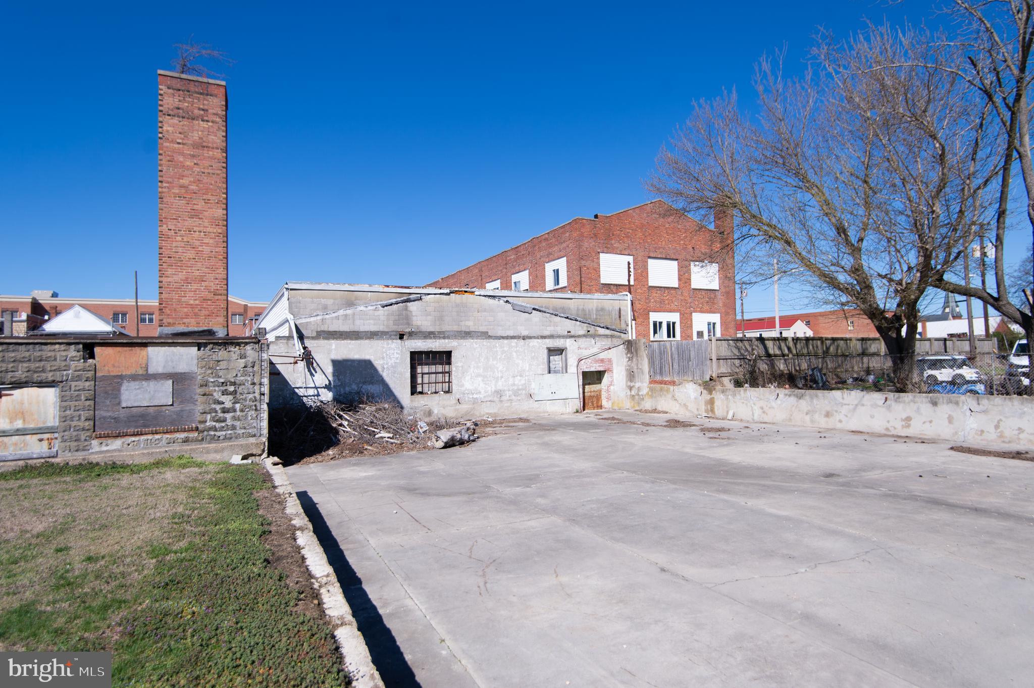 RACE STREET - Commercial Sale