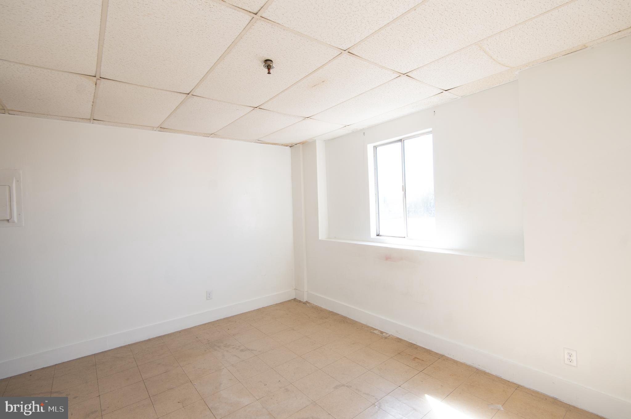 RACE STREET - Commercial Sale