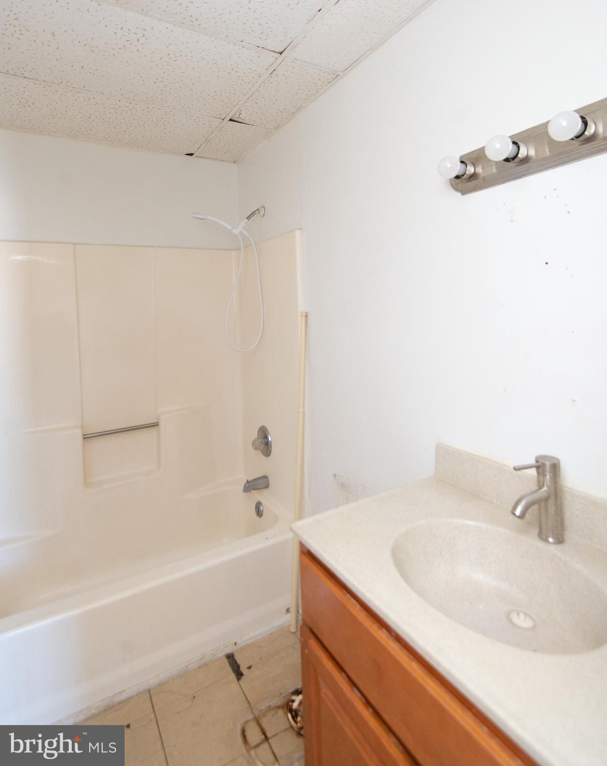 RACE STREET - Commercial Sale