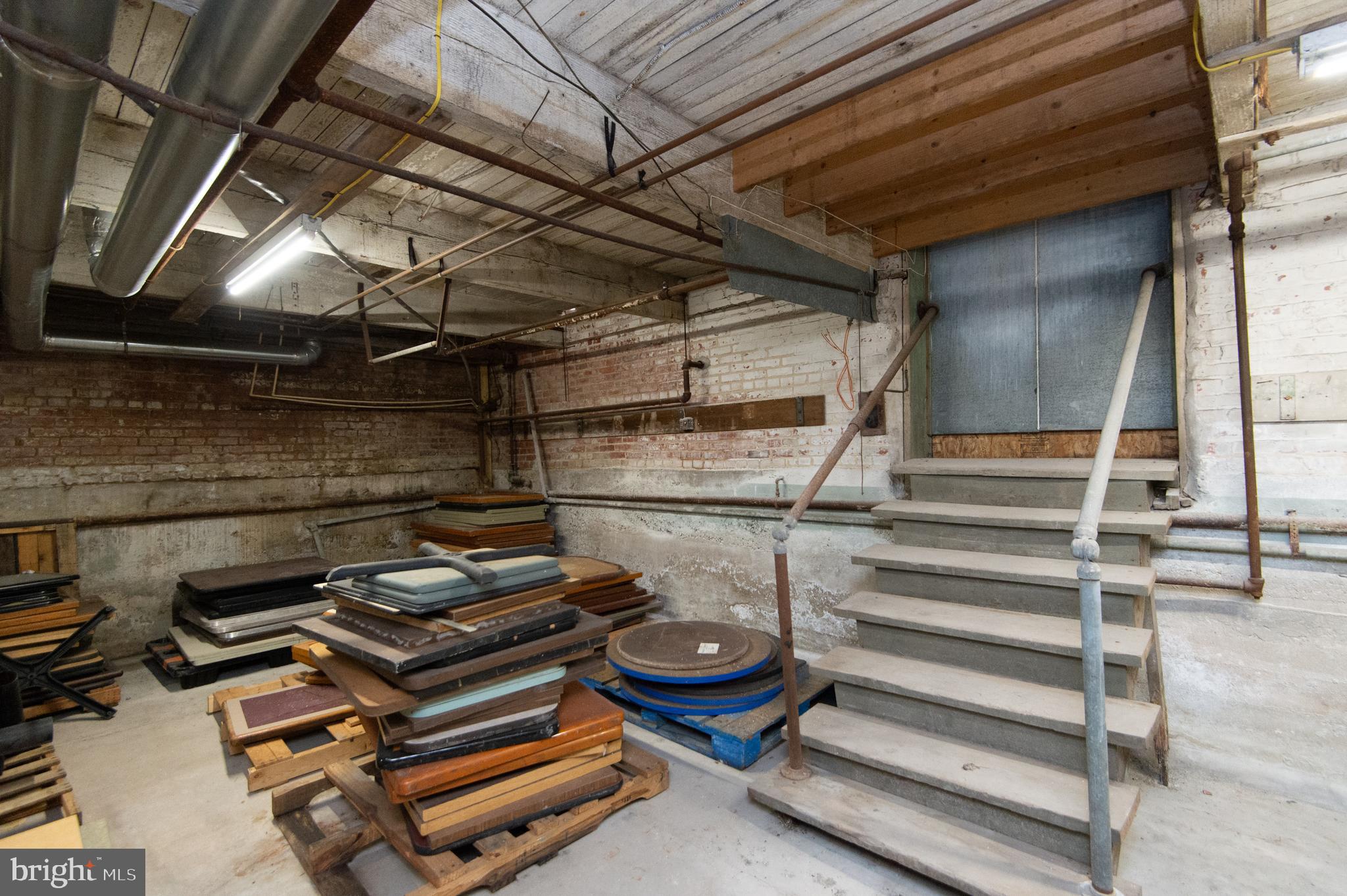 RACE STREET - Commercial Sale