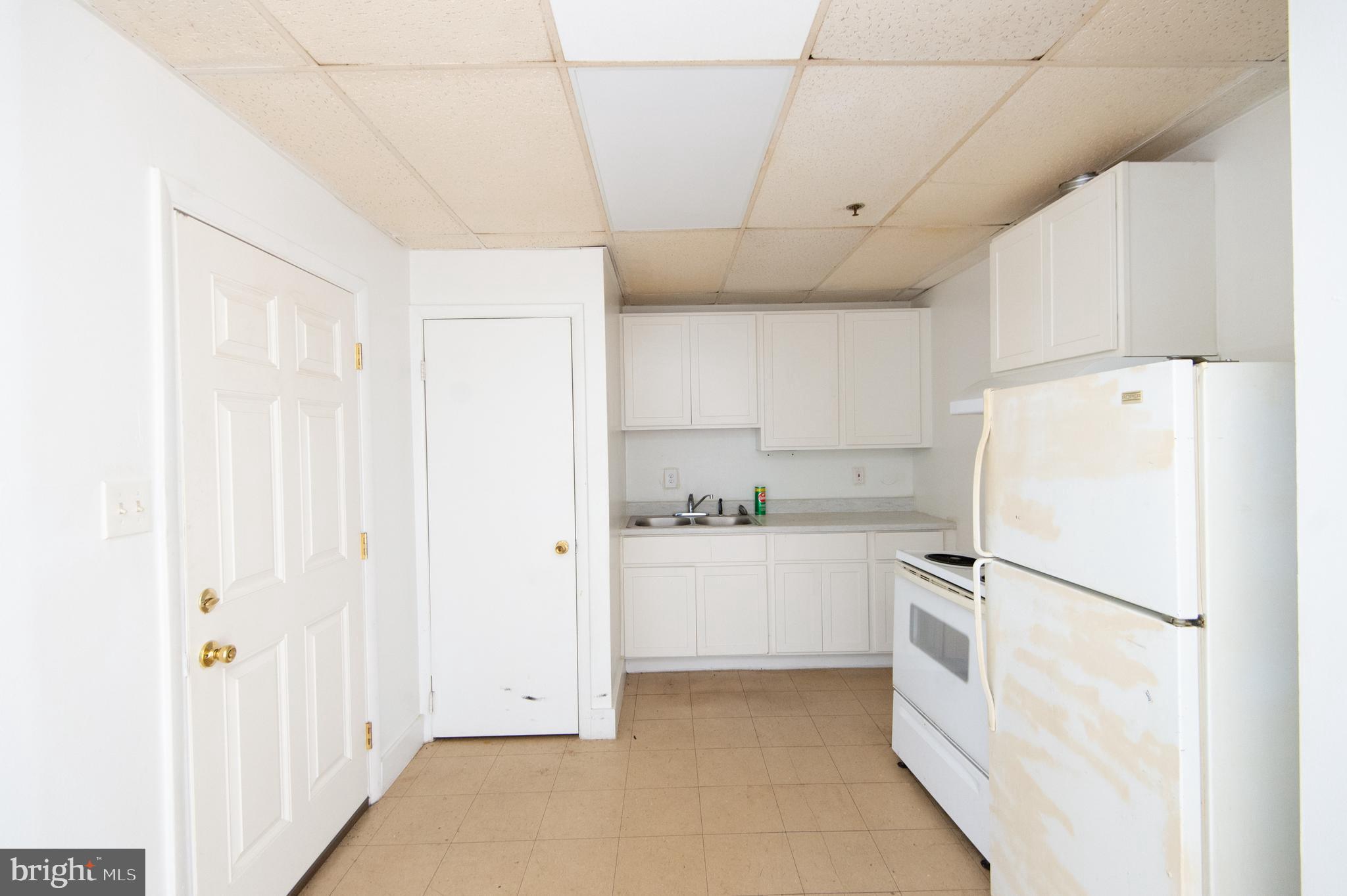 RACE STREET - Commercial Sale