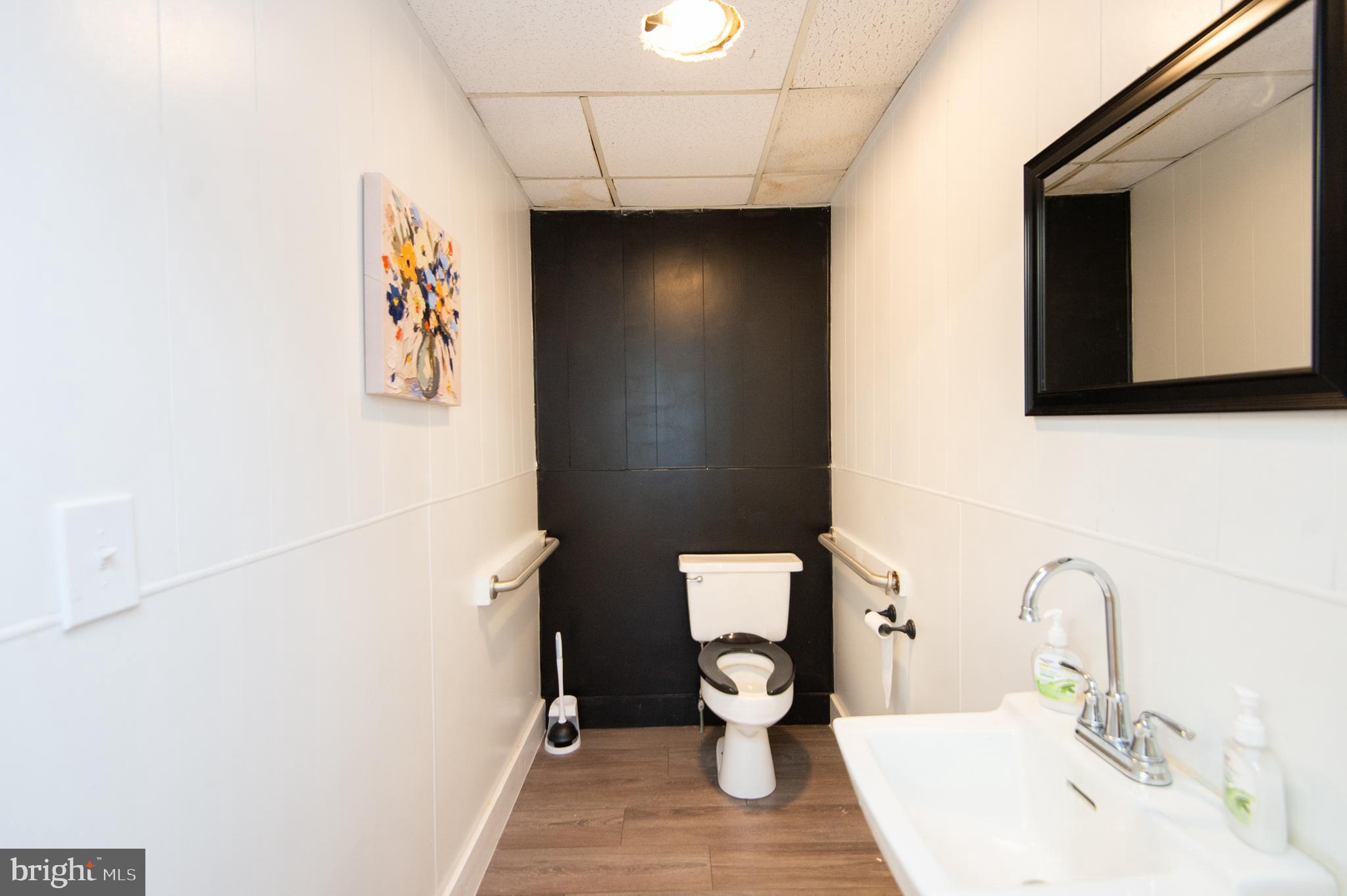 RACE STREET - Commercial Sale