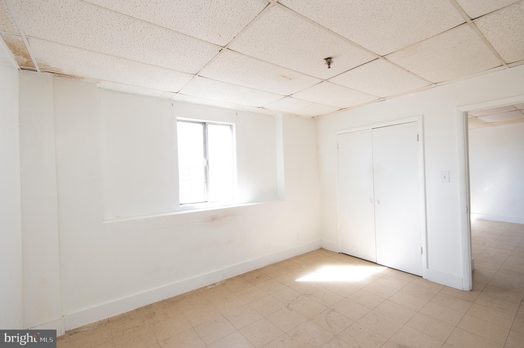 RACE STREET - Commercial Sale