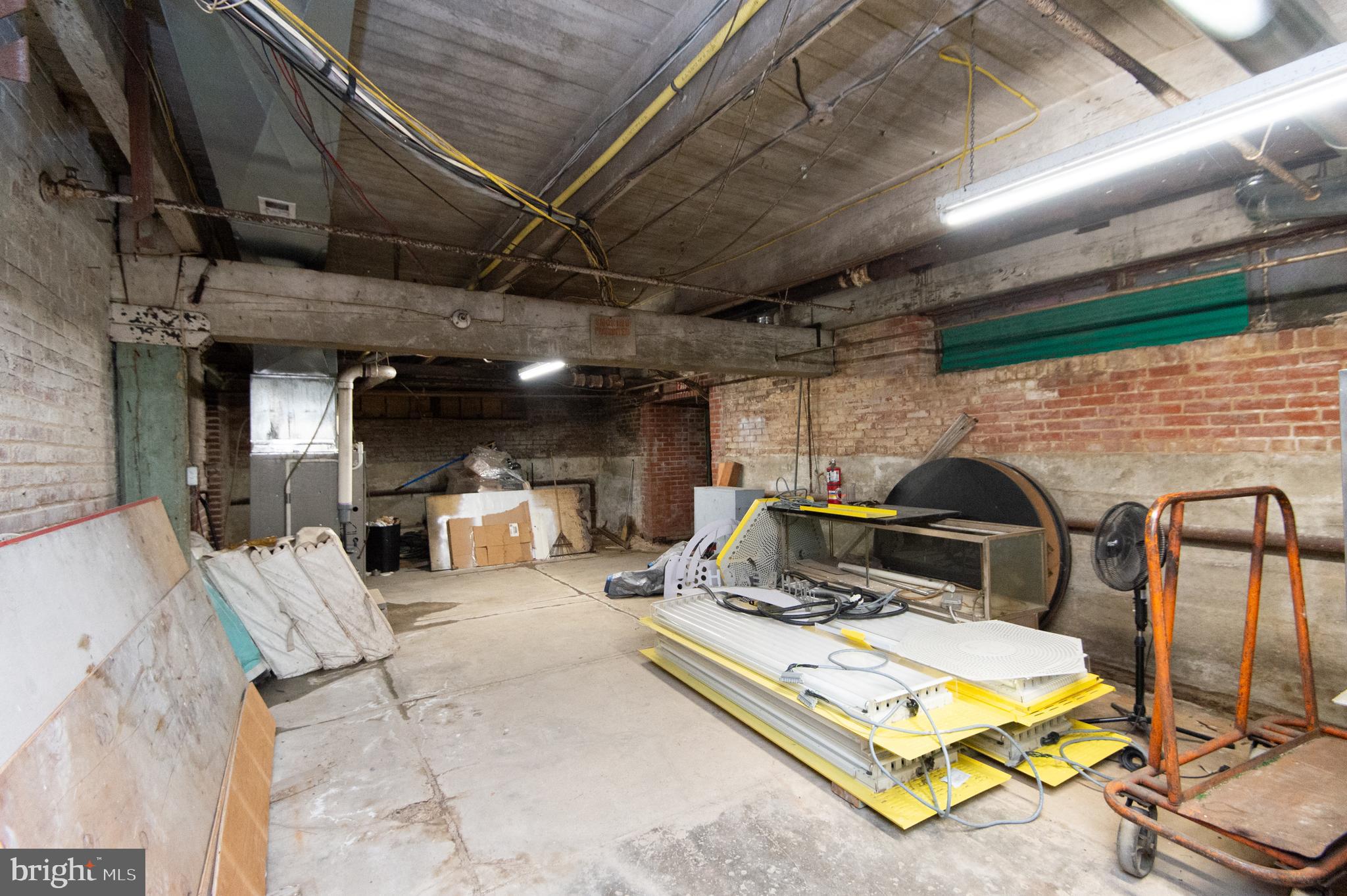 RACE STREET - Commercial Sale