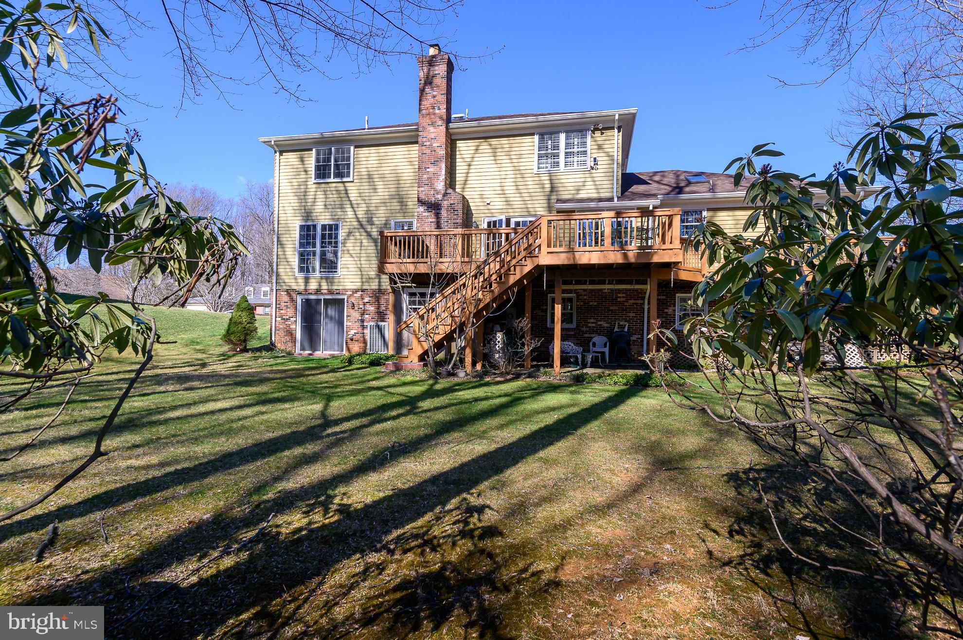 LANGLEY OAKS - Residential