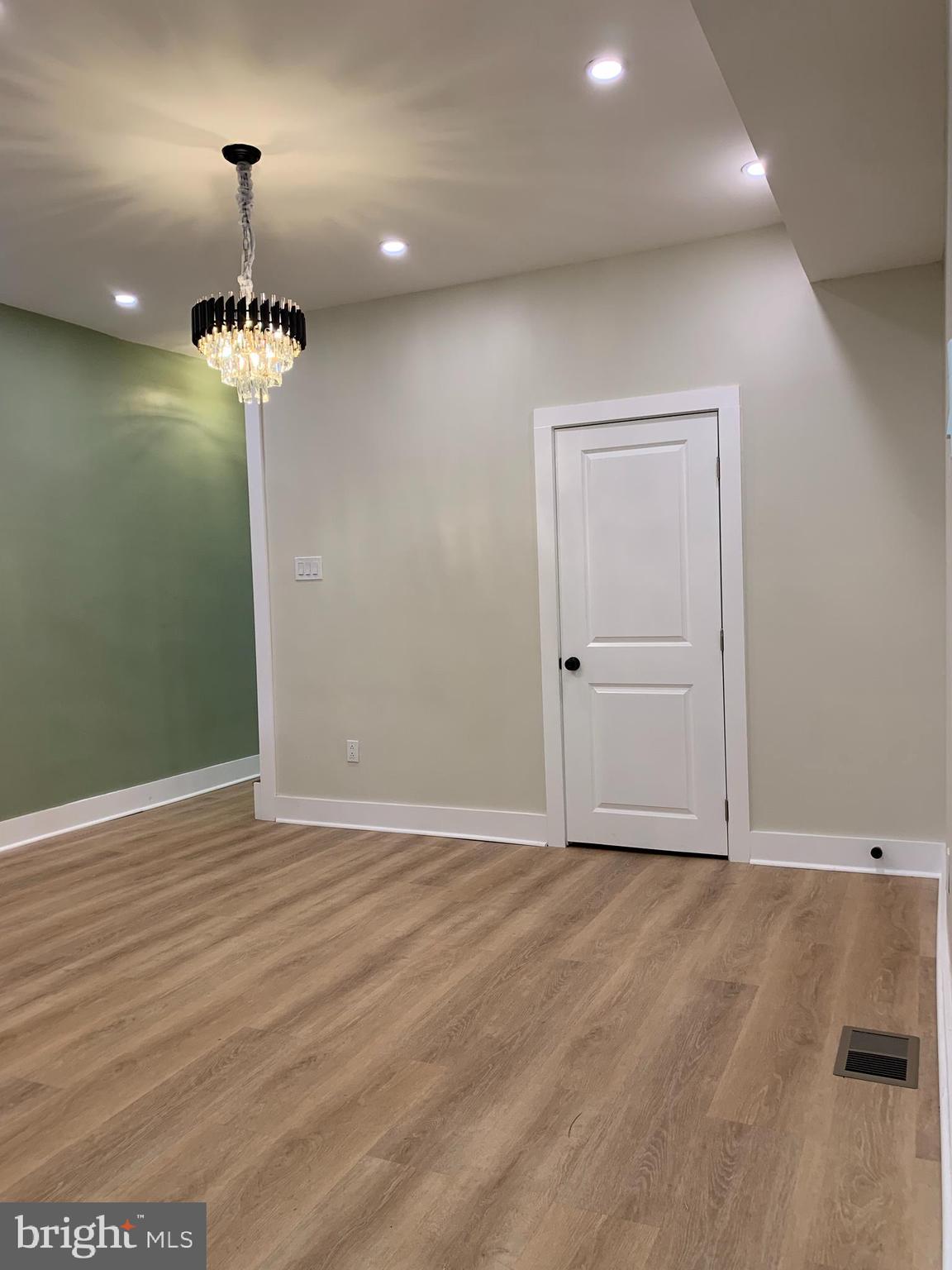 SHARSWOOD - Residential