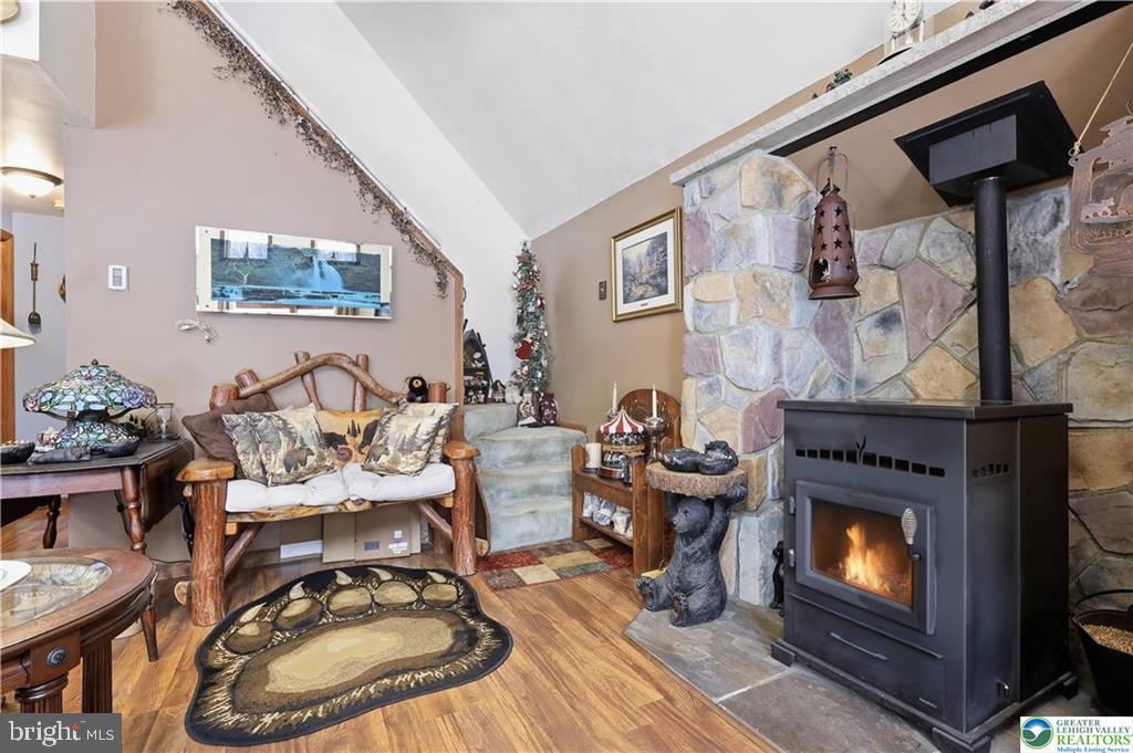 MT POCAHONTAS - Residential