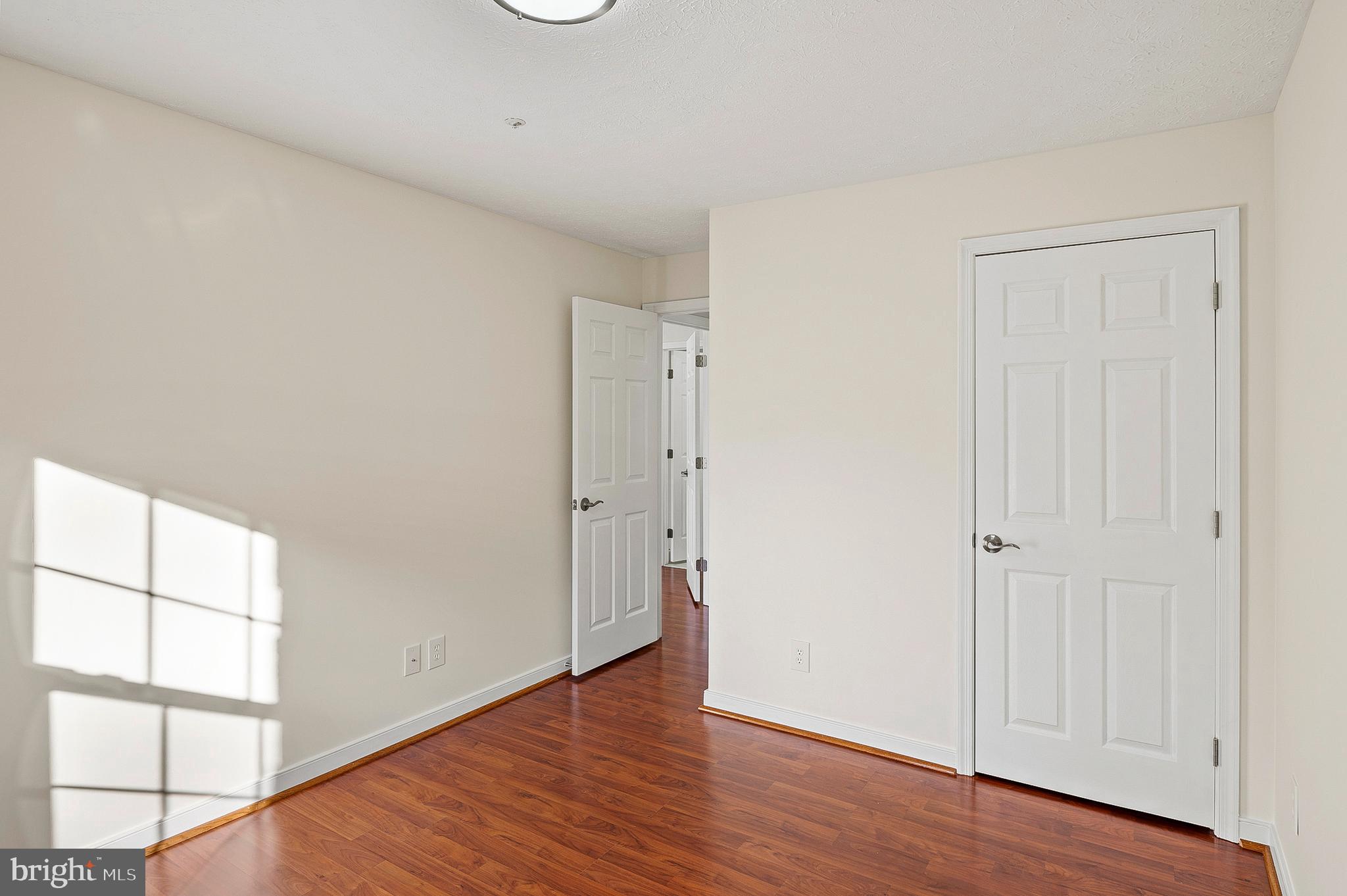 THE POND - Residential