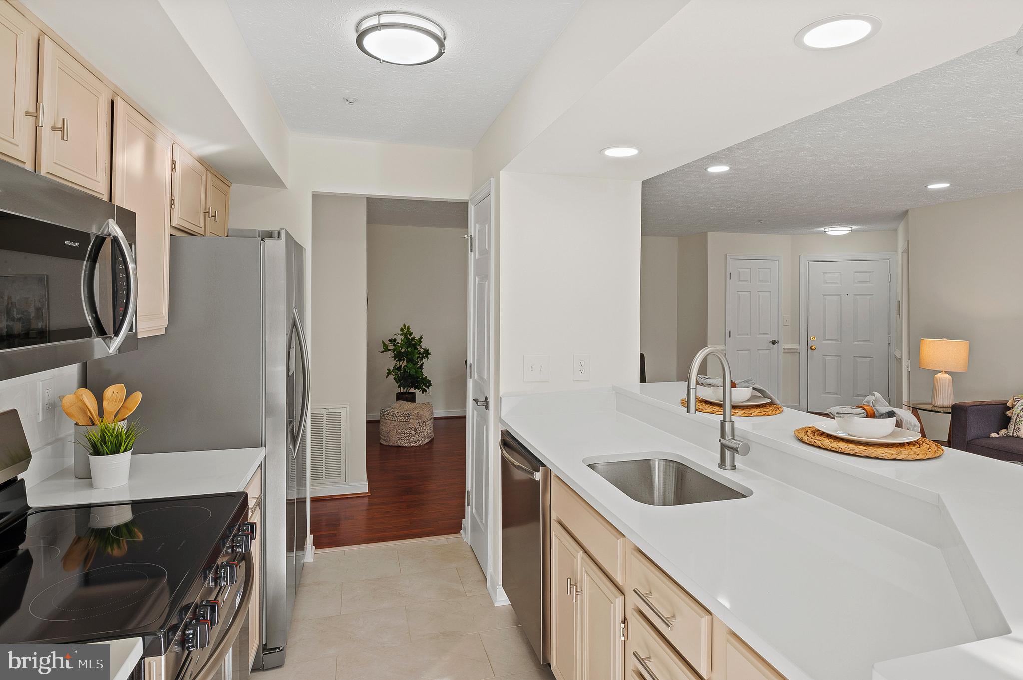 THE POND - Residential