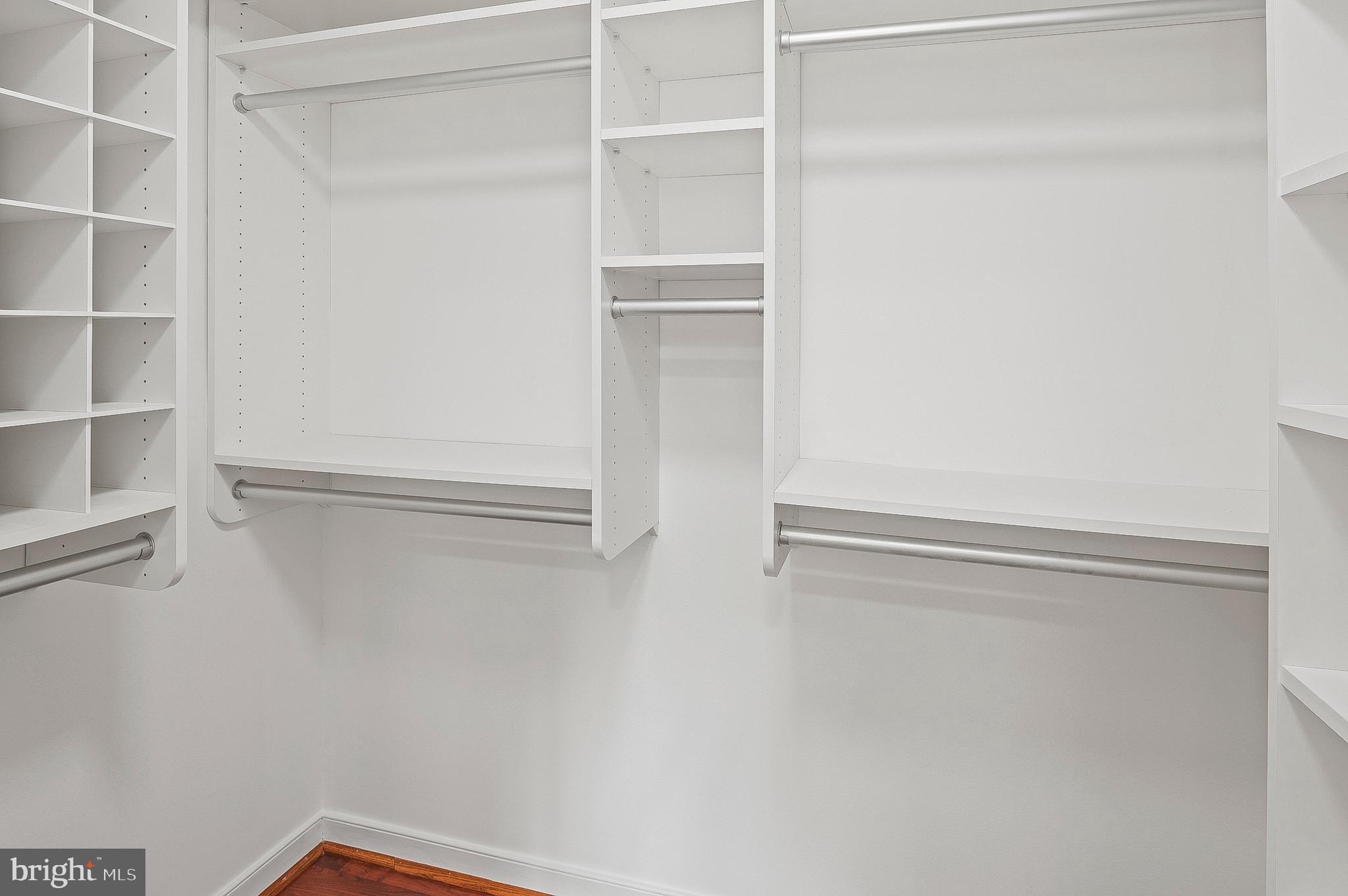 THE POND - Residential