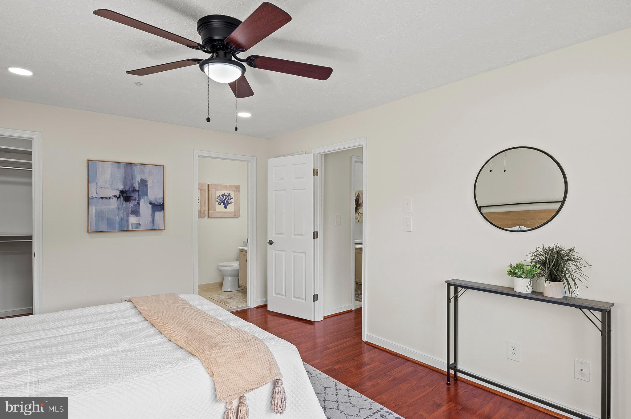 THE POND - Residential